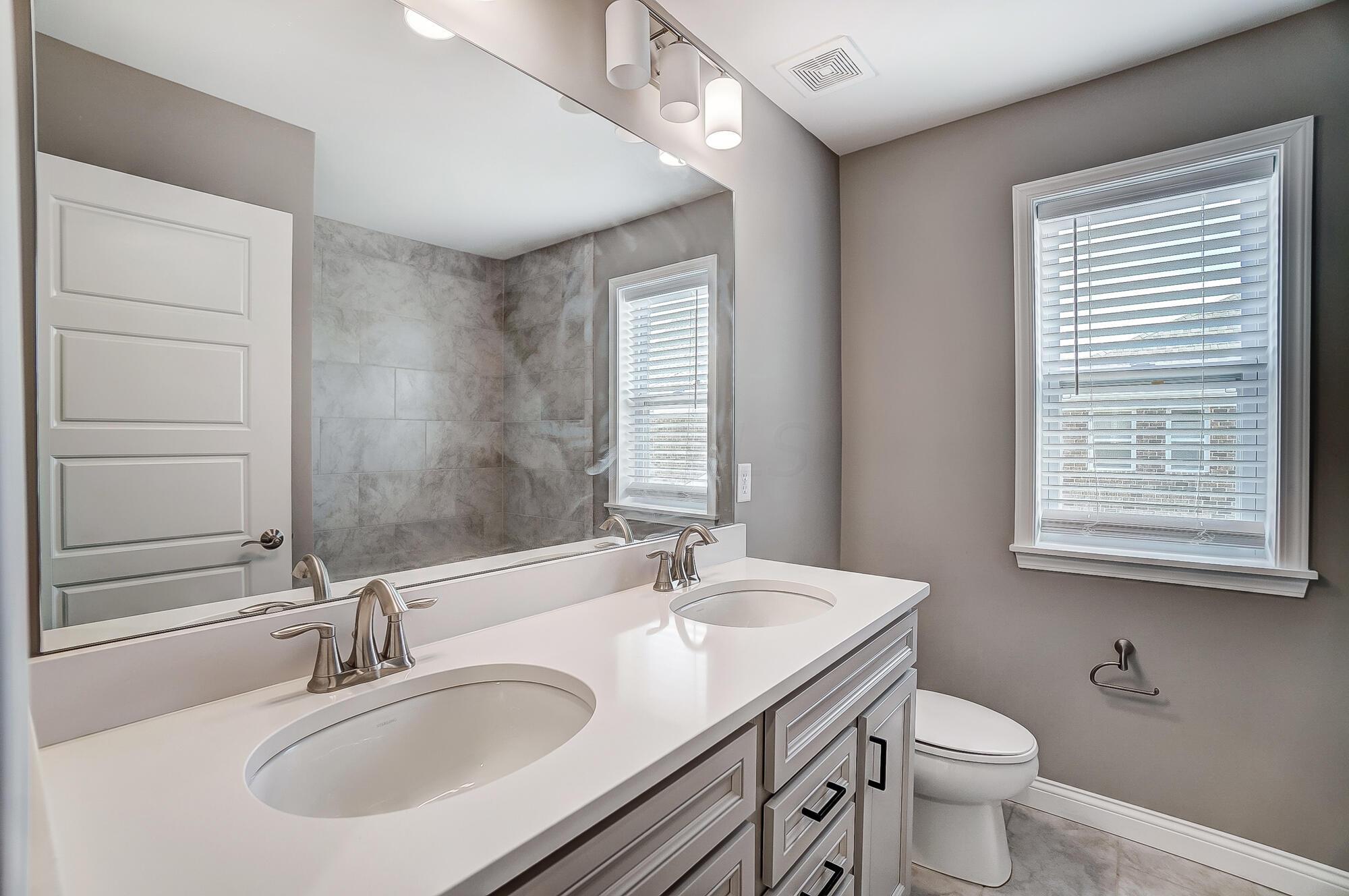 1943 Spindletop Lane