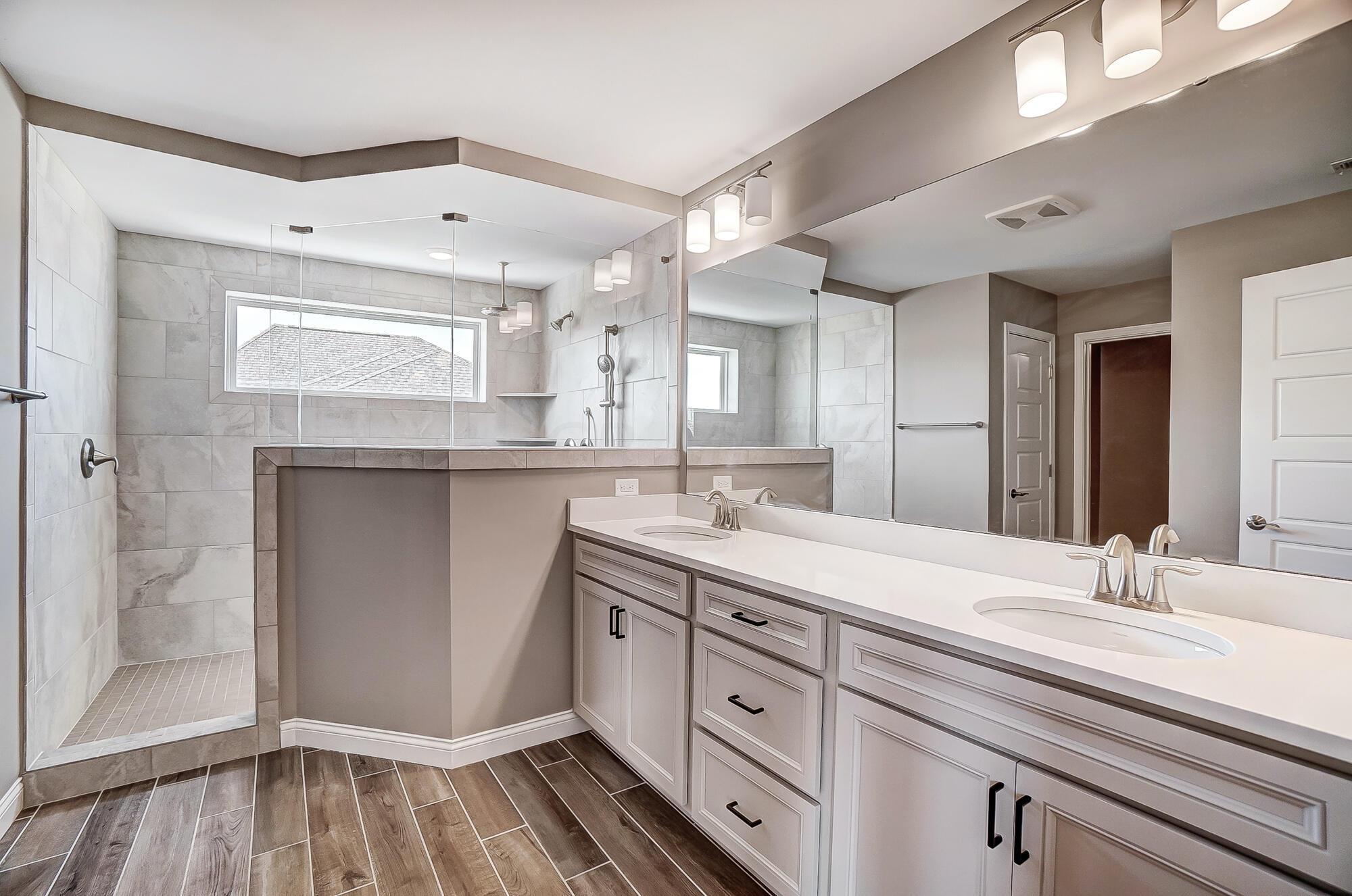 1943 Spindletop Lane