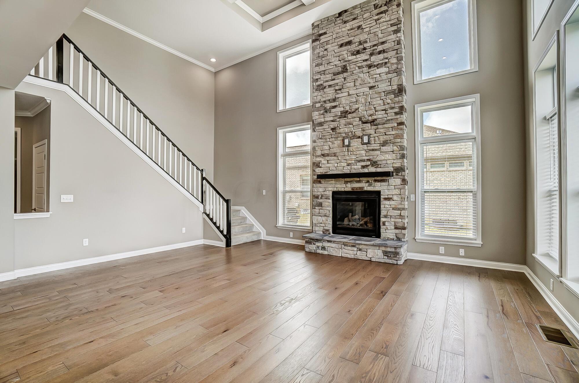 1943 Spindletop Lane