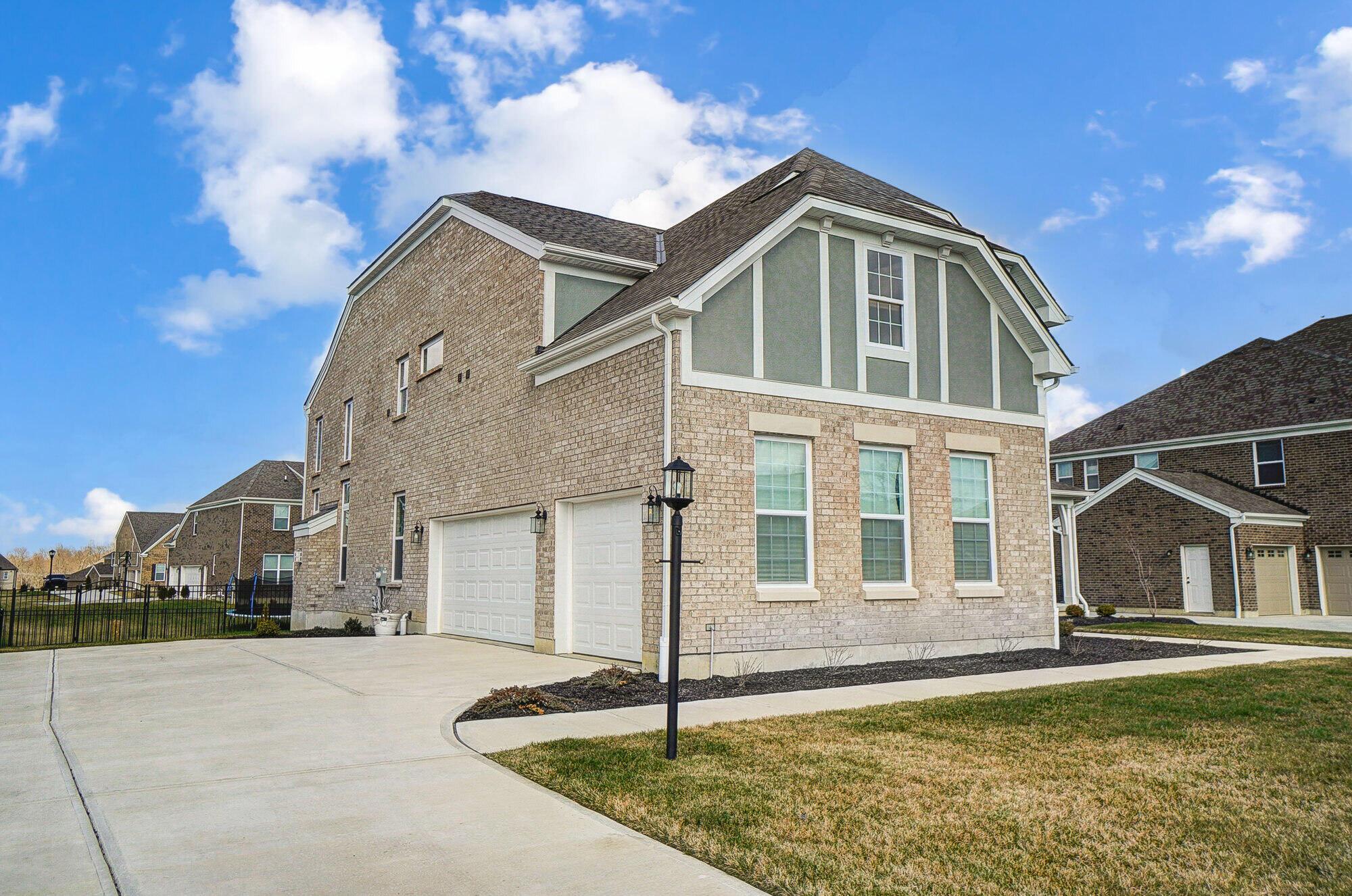 1943 Spindletop Lane