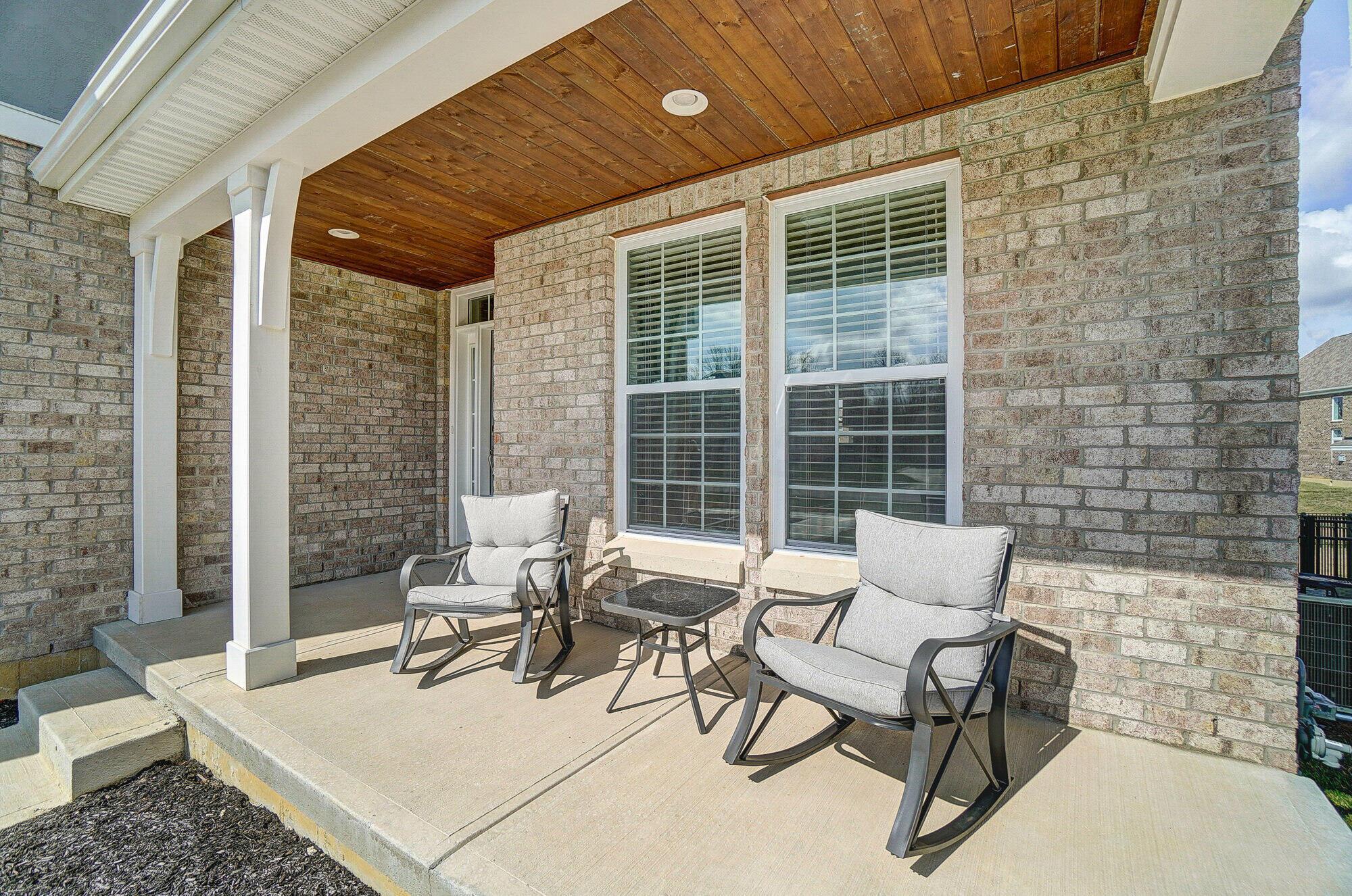 1943 Spindletop Lane