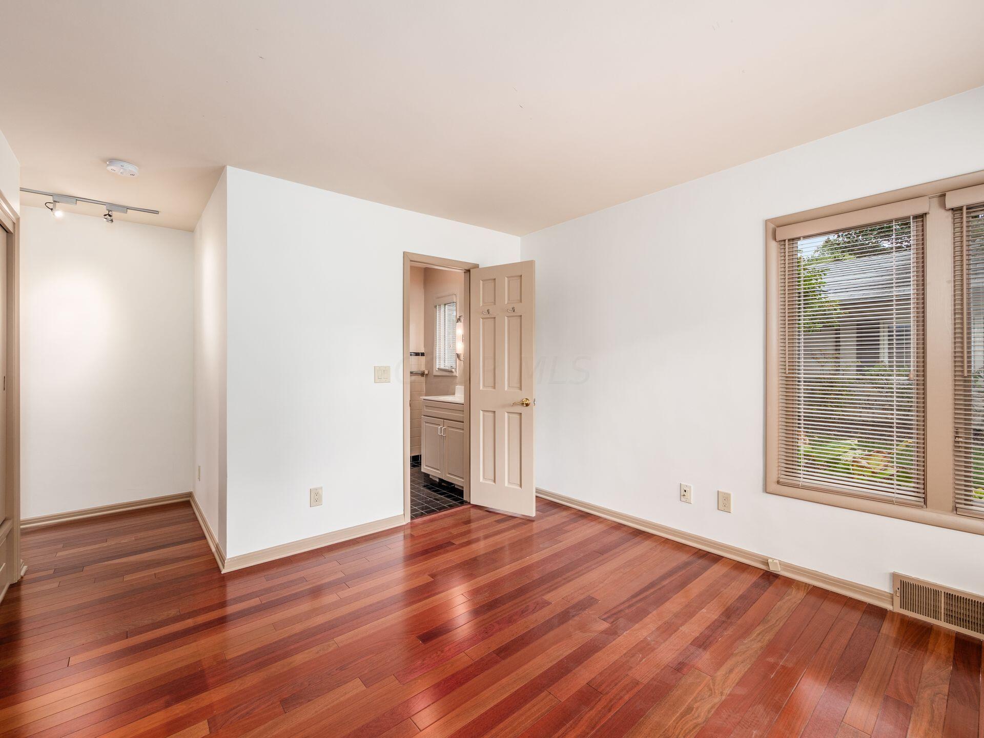 2536 Canterbury Road