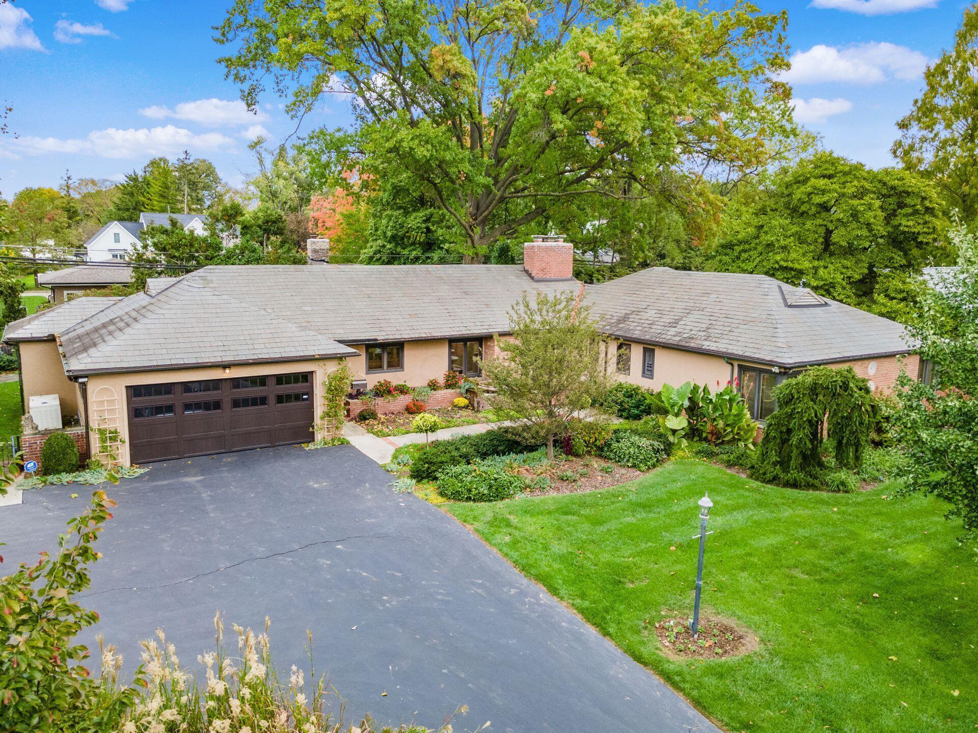 2536 Canterbury Road