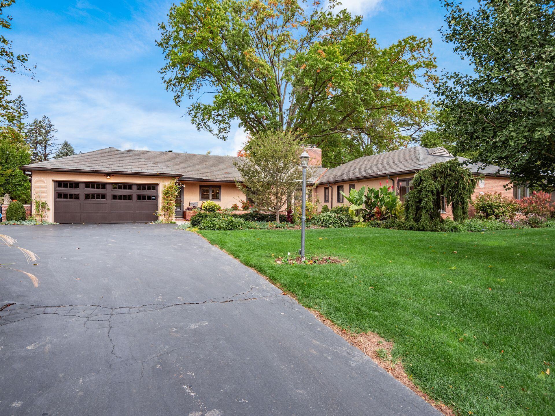 2536 Canterbury Road