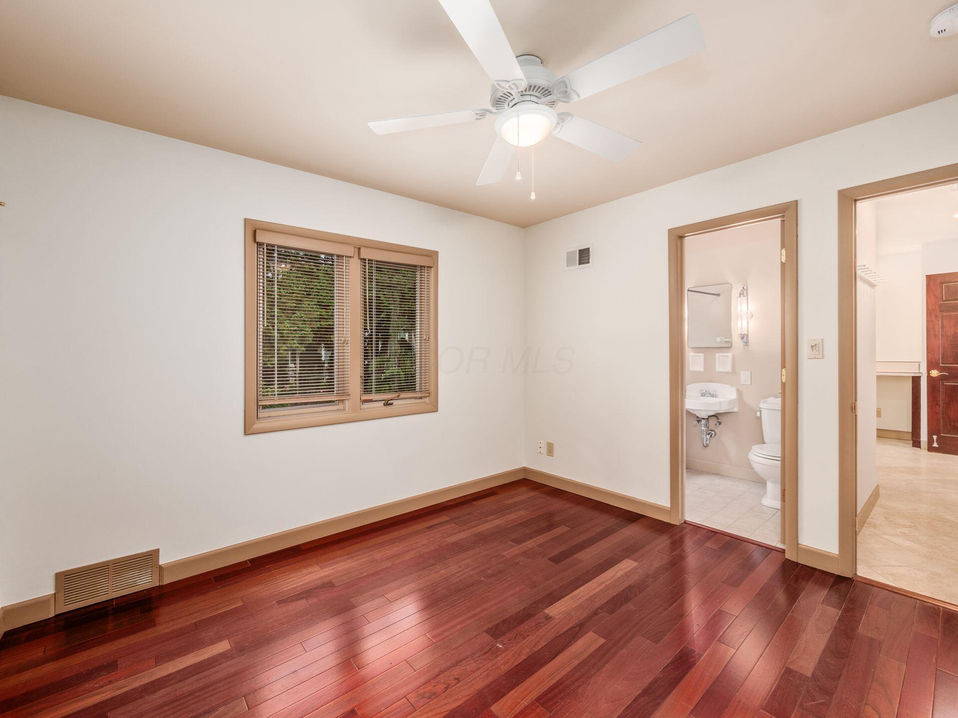 2536 Canterbury Road