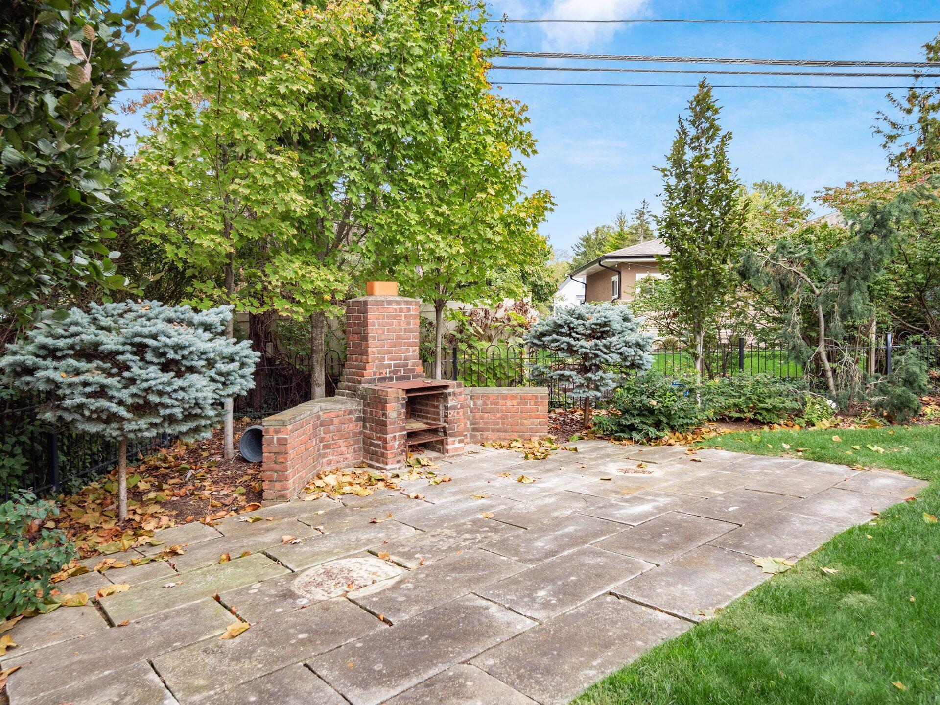 2536 Canterbury Road