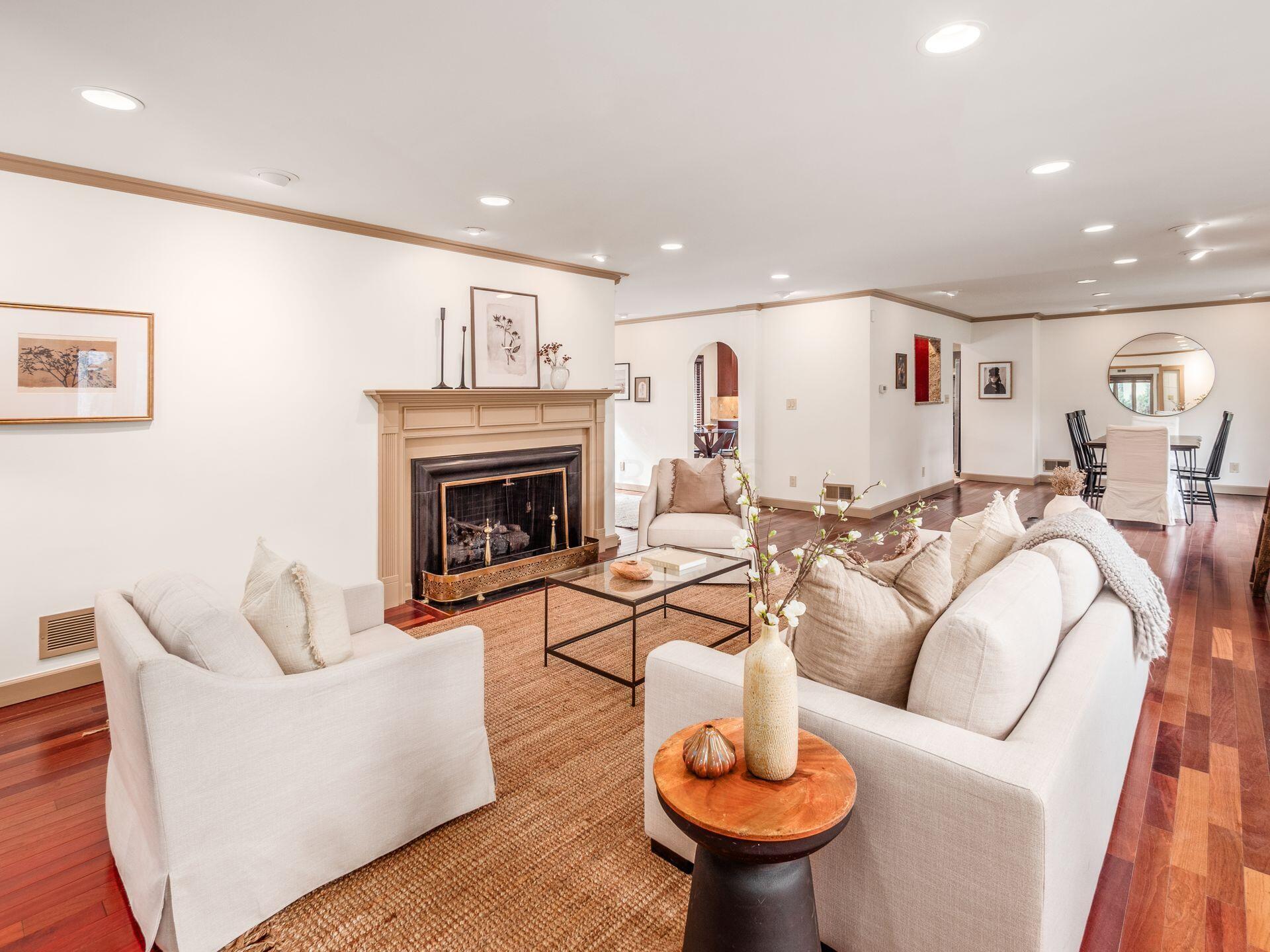 2536 Canterbury Road