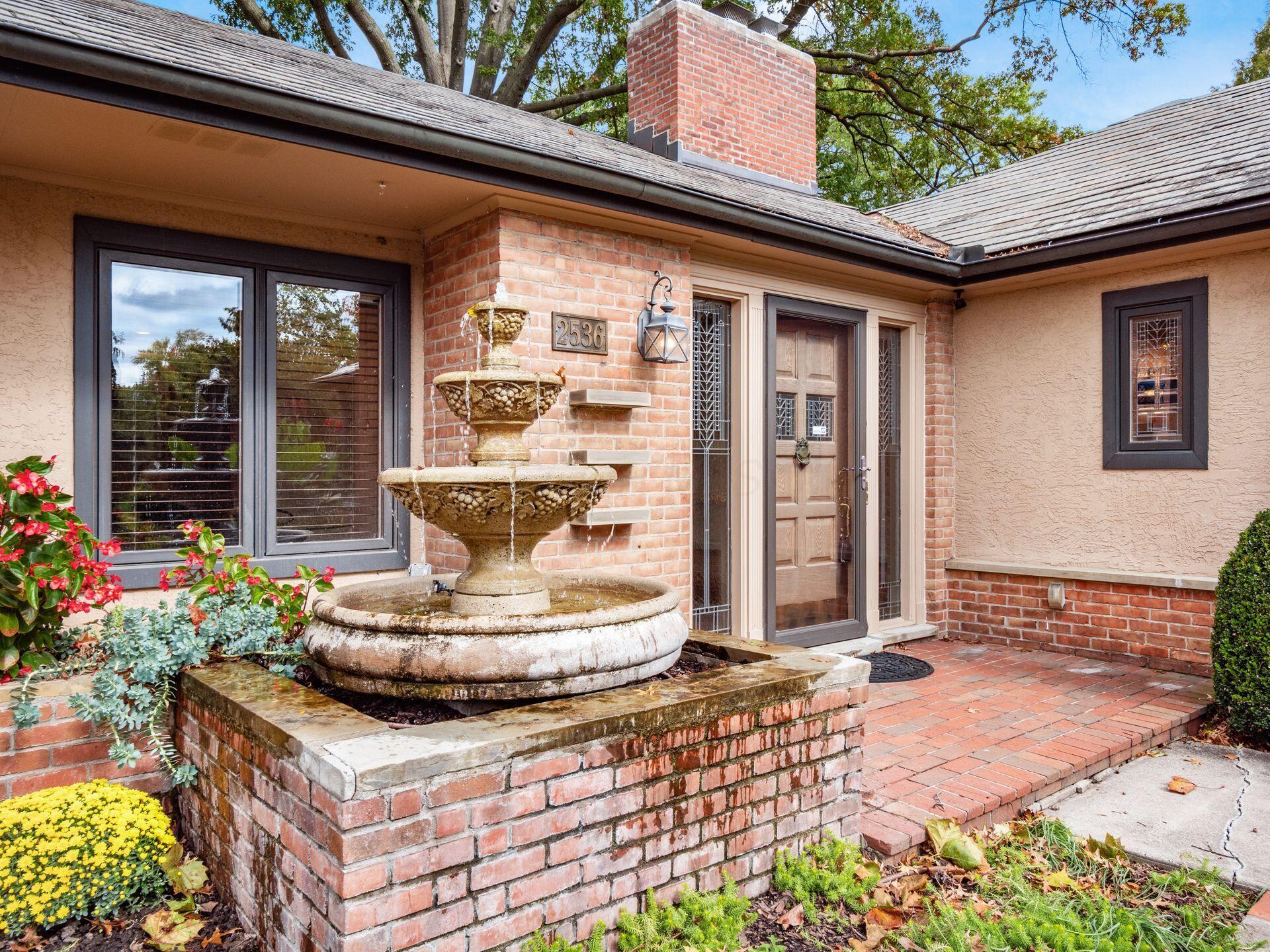 2536 Canterbury Road