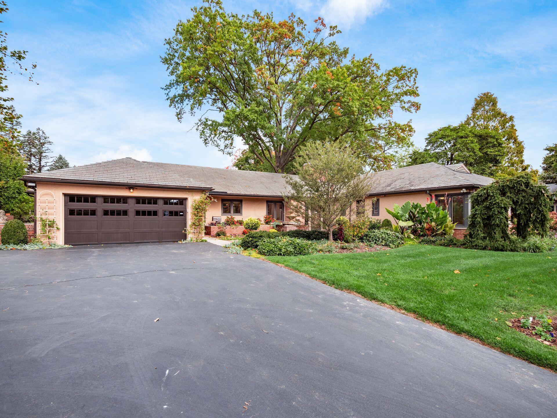 2536 Canterbury Road