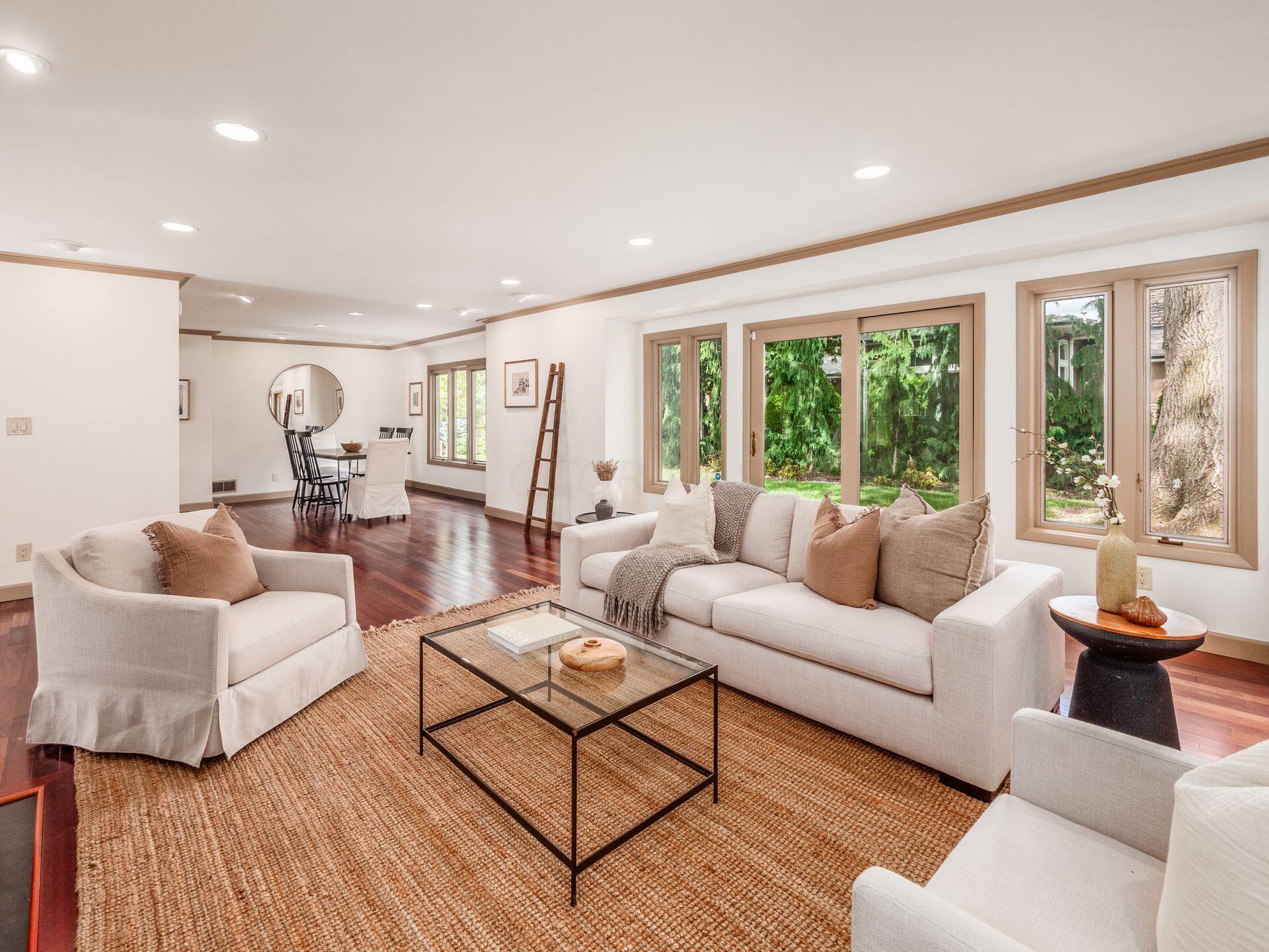 2536 Canterbury Road