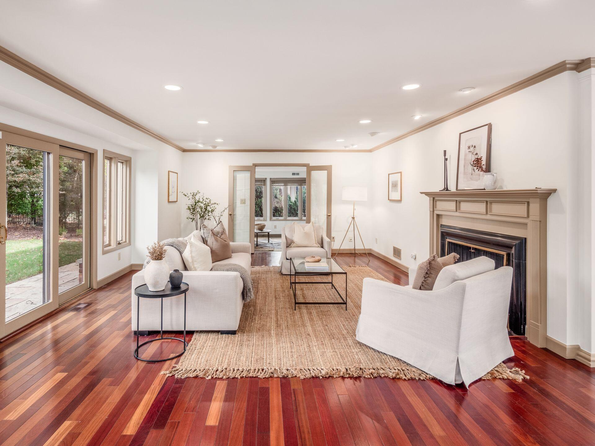 2536 Canterbury Road