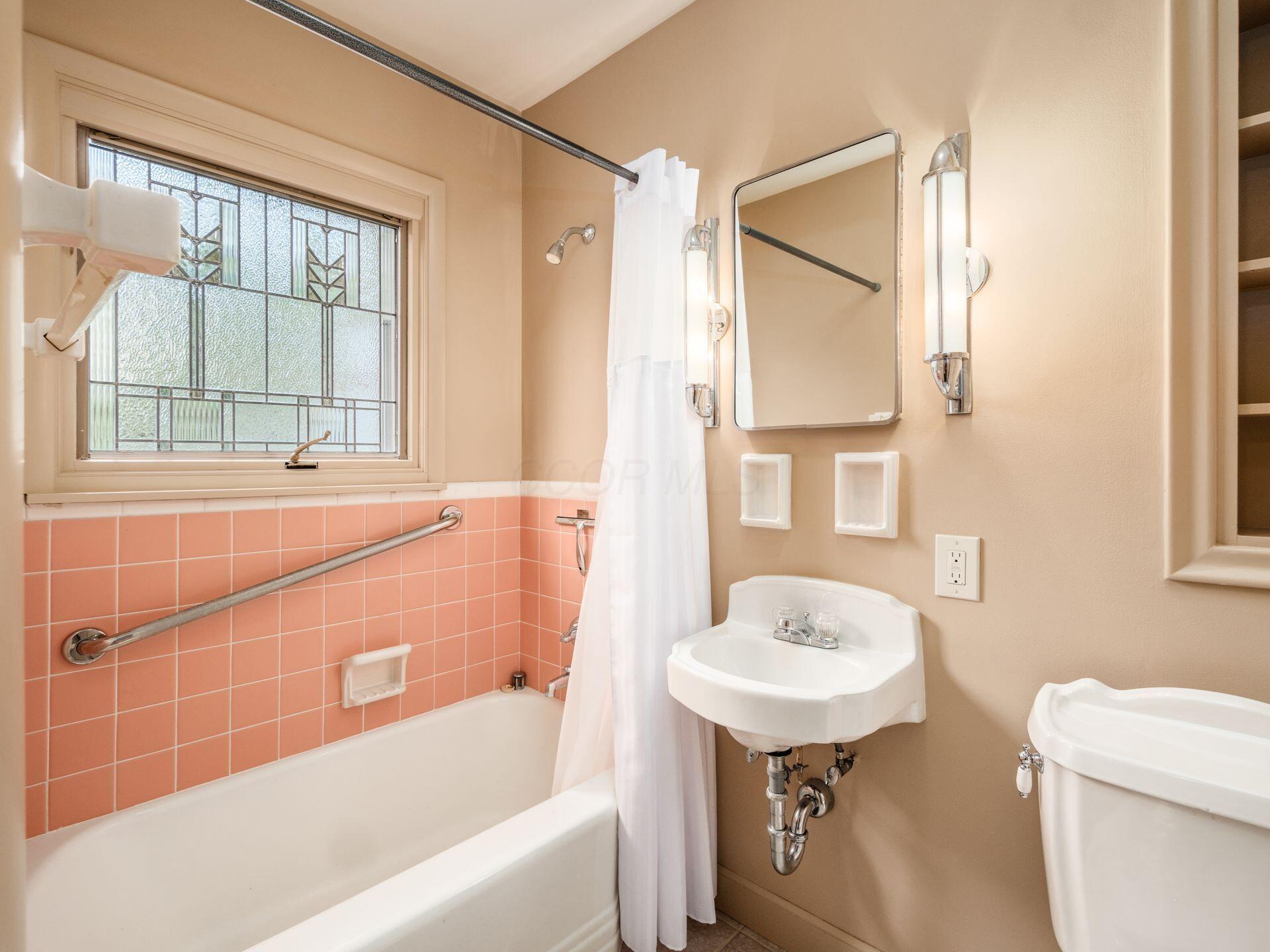 2536 Canterbury Road