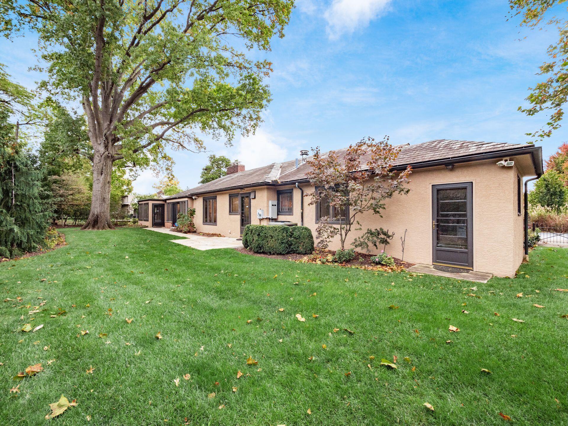 2536 Canterbury Road