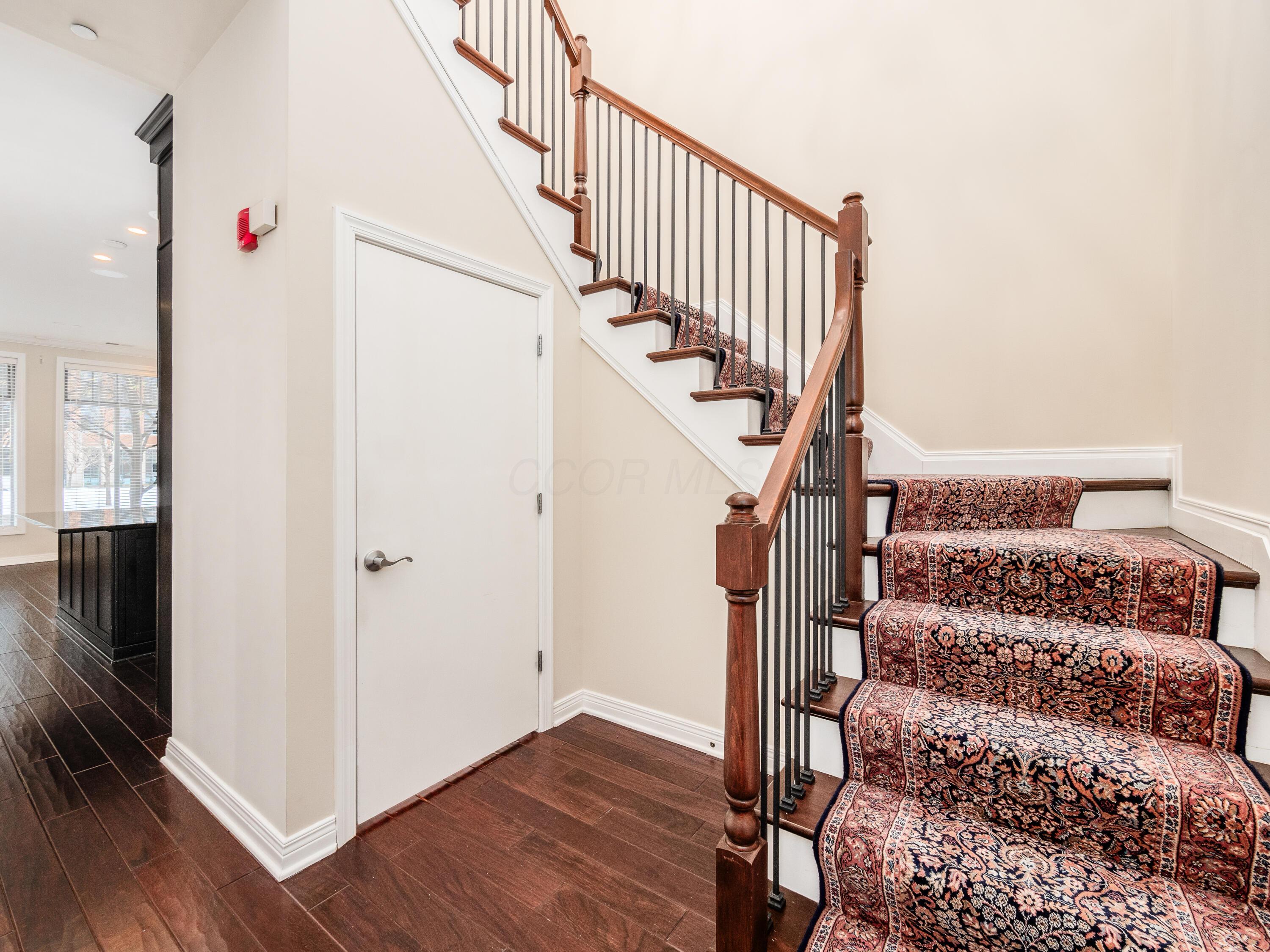 250 Daniel Burnham Square, 251