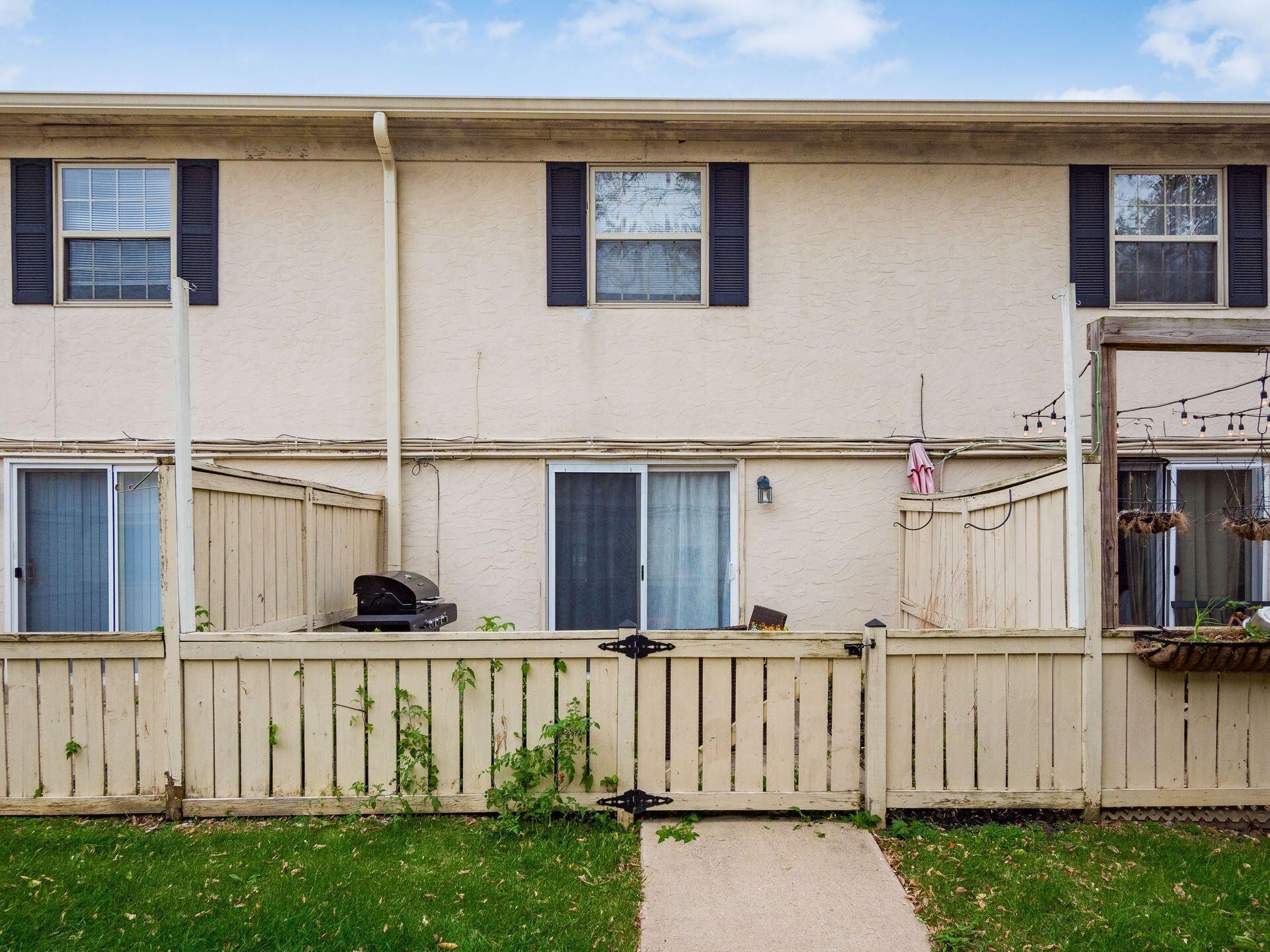 2589 Olde Hill Court N