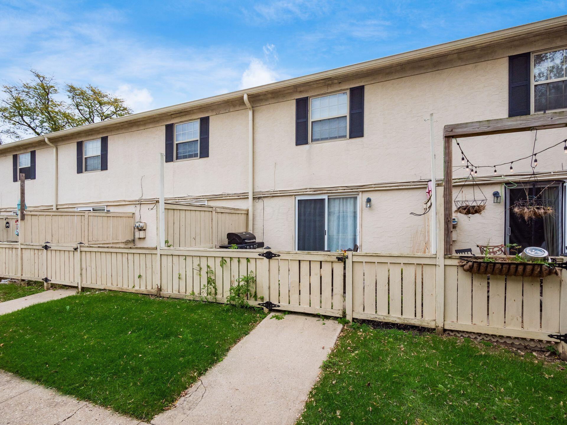 2589 Olde Hill Court N