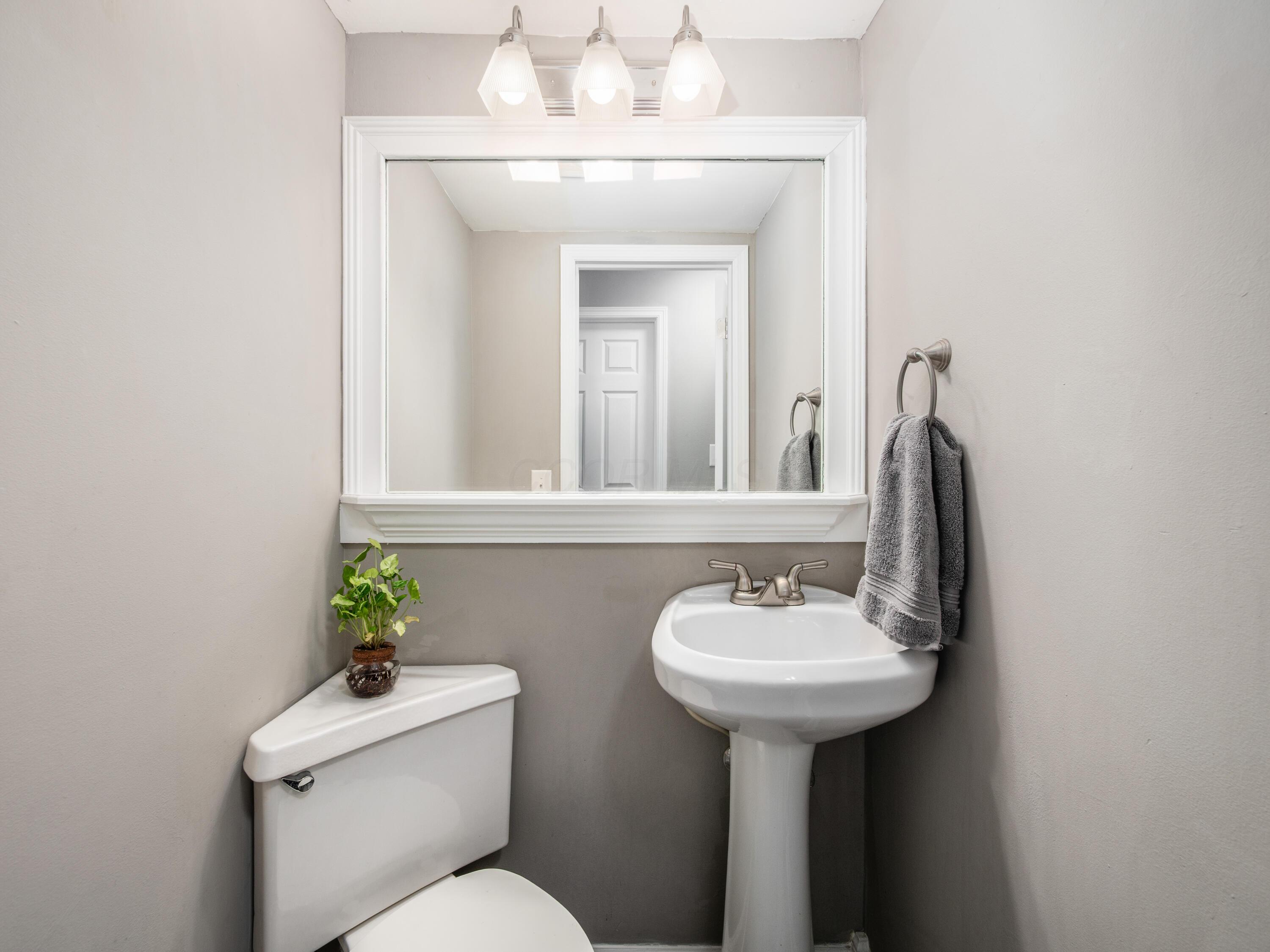 2589 Olde Hill Court N