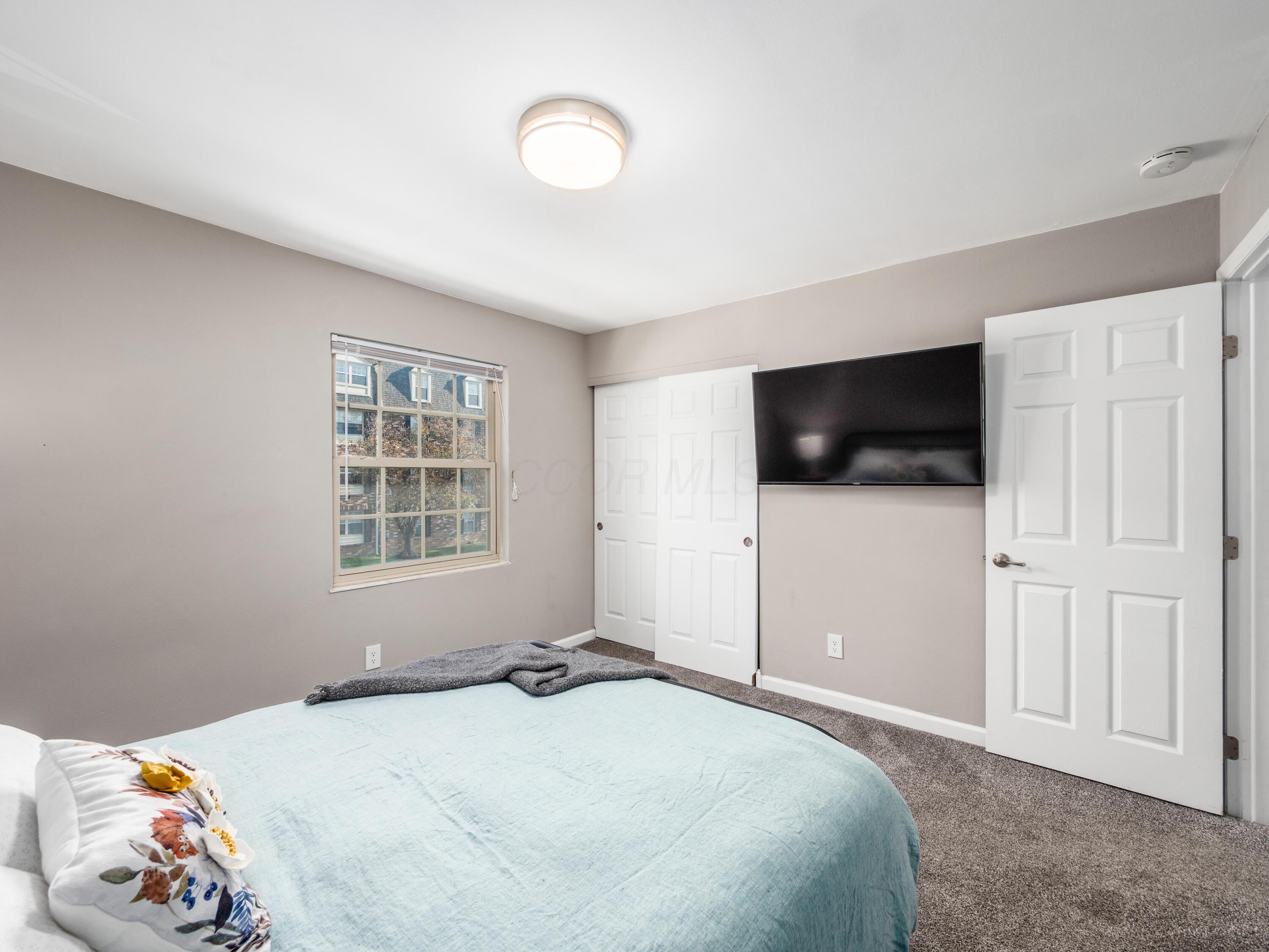 2589 Olde Hill Court N