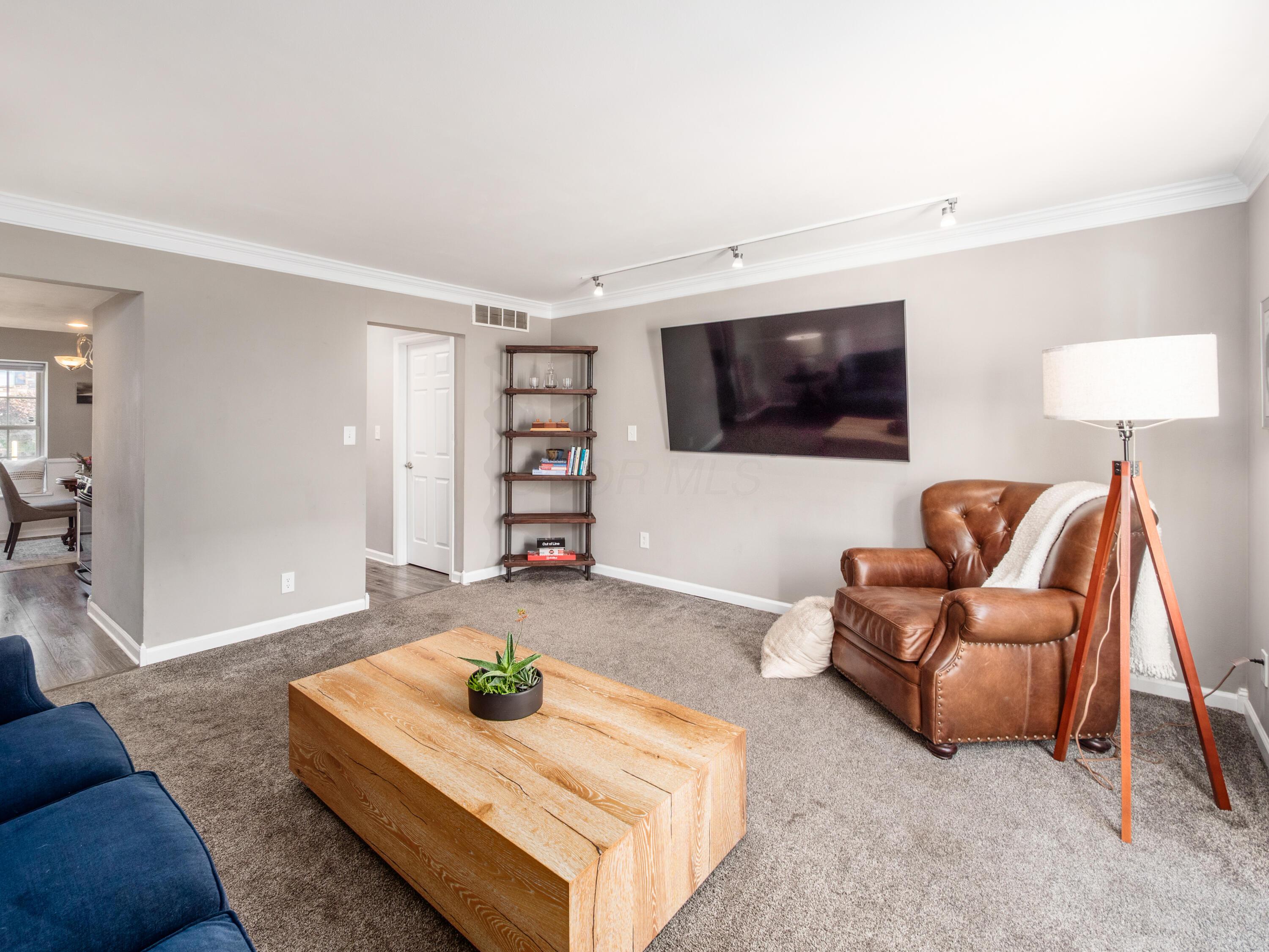 2589 Olde Hill Court N