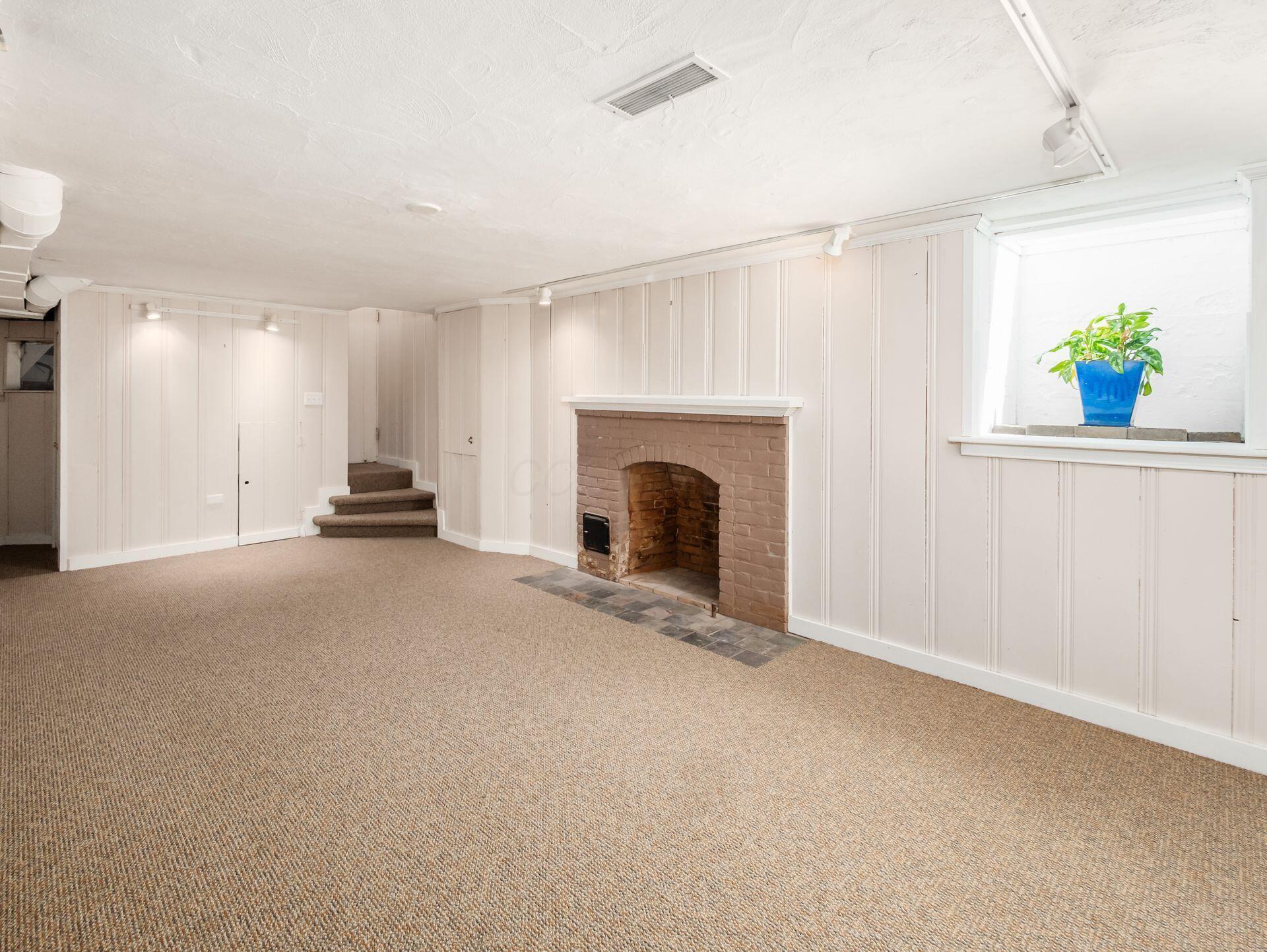 2112 Lower Chelsea Road