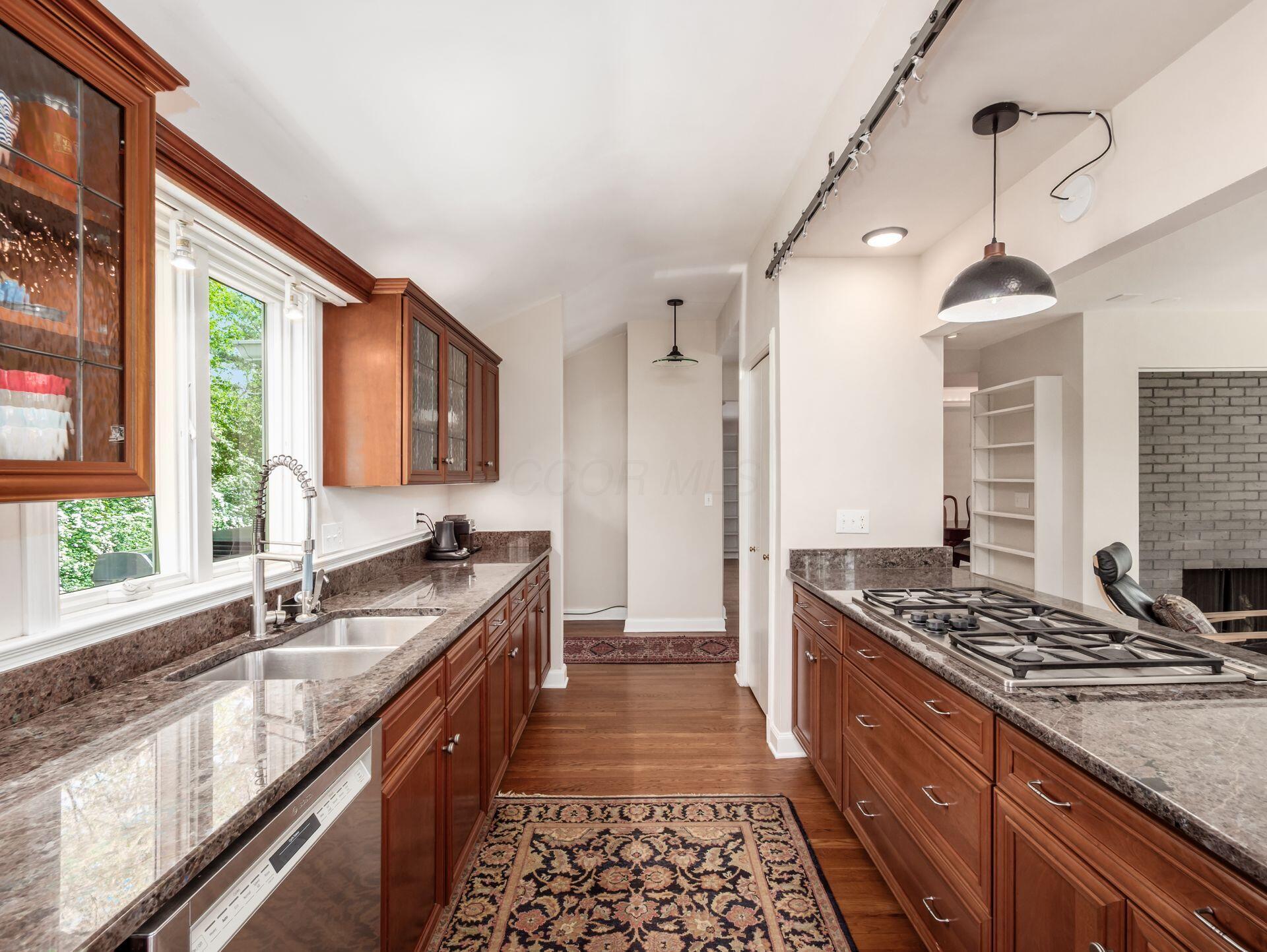 2112 Lower Chelsea Road