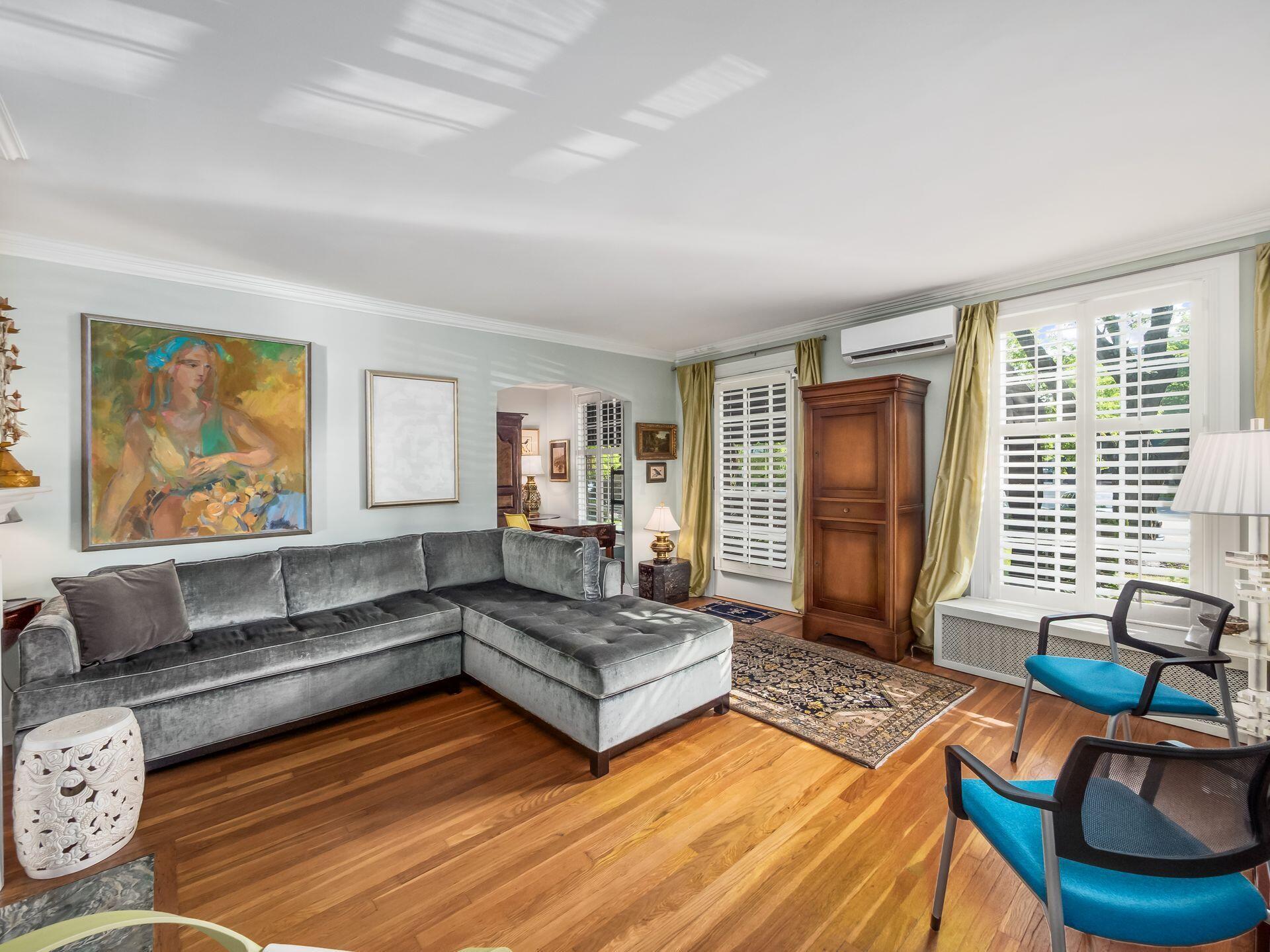 2121 Arlington Avenue, 1