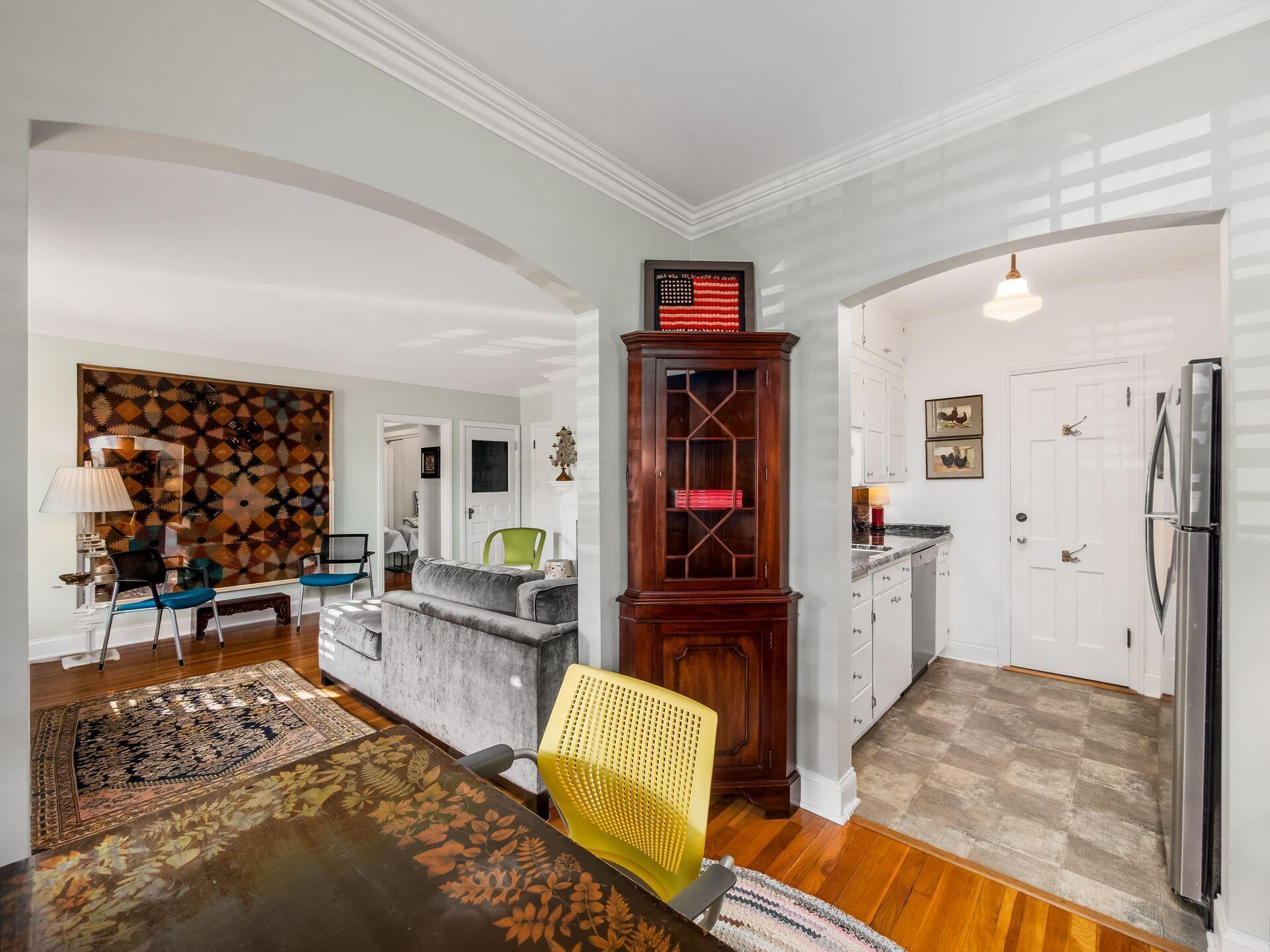 2121 Arlington Avenue, 1