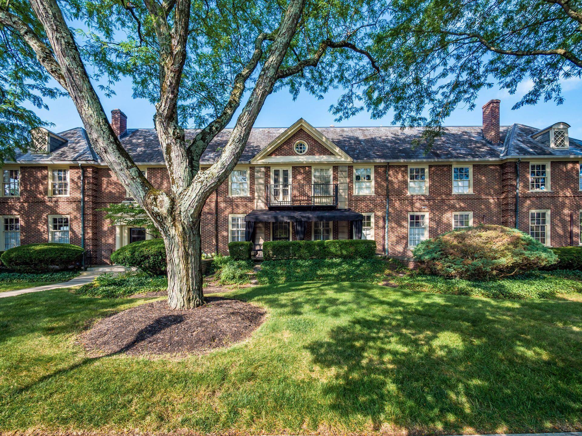 2121 Arlington Avenue, 1
