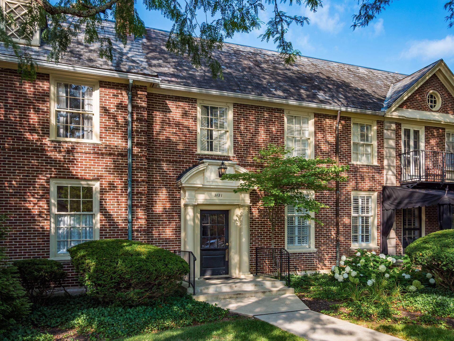2121 Arlington Avenue, 1