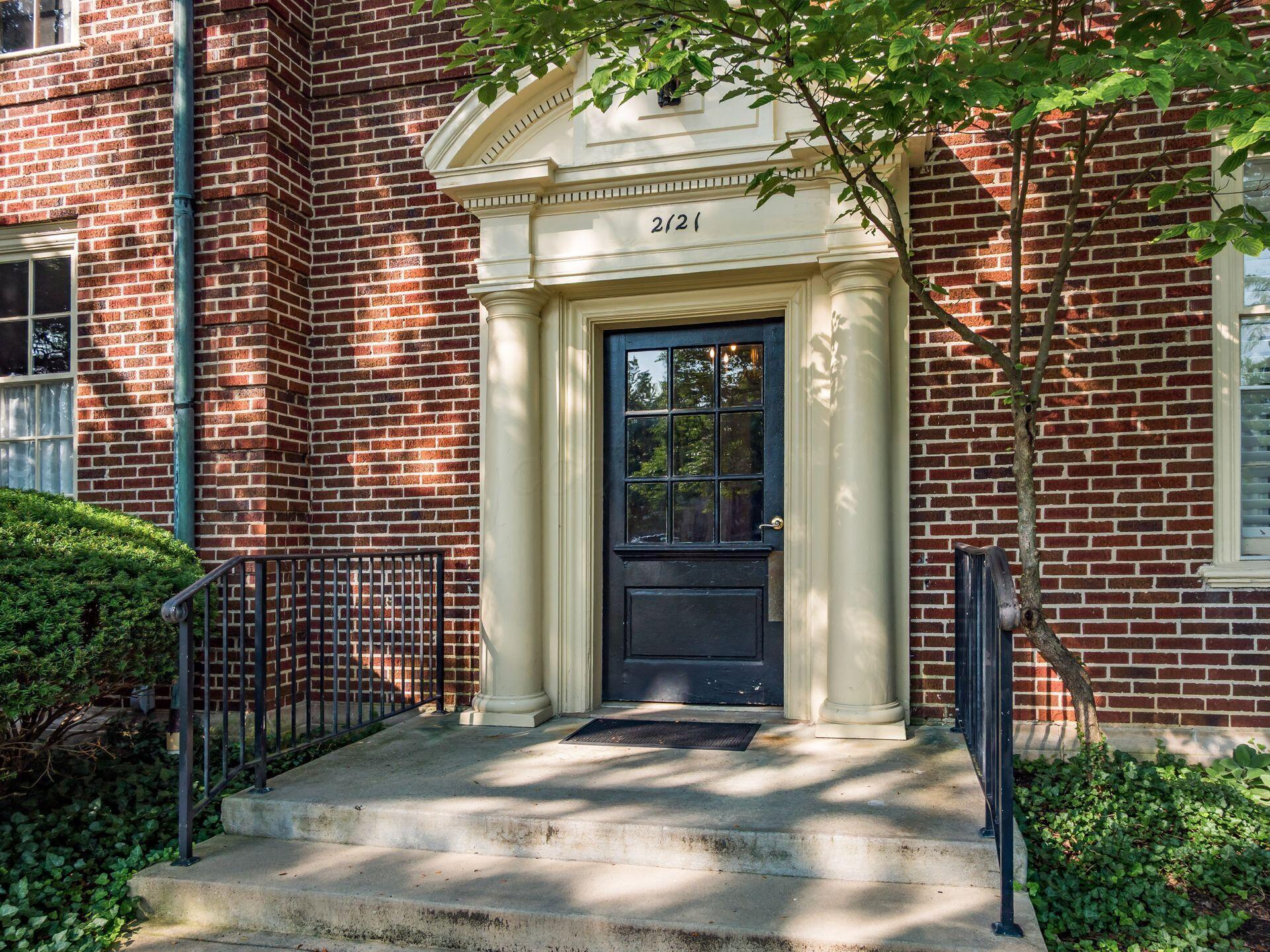 2121 Arlington Avenue, 1