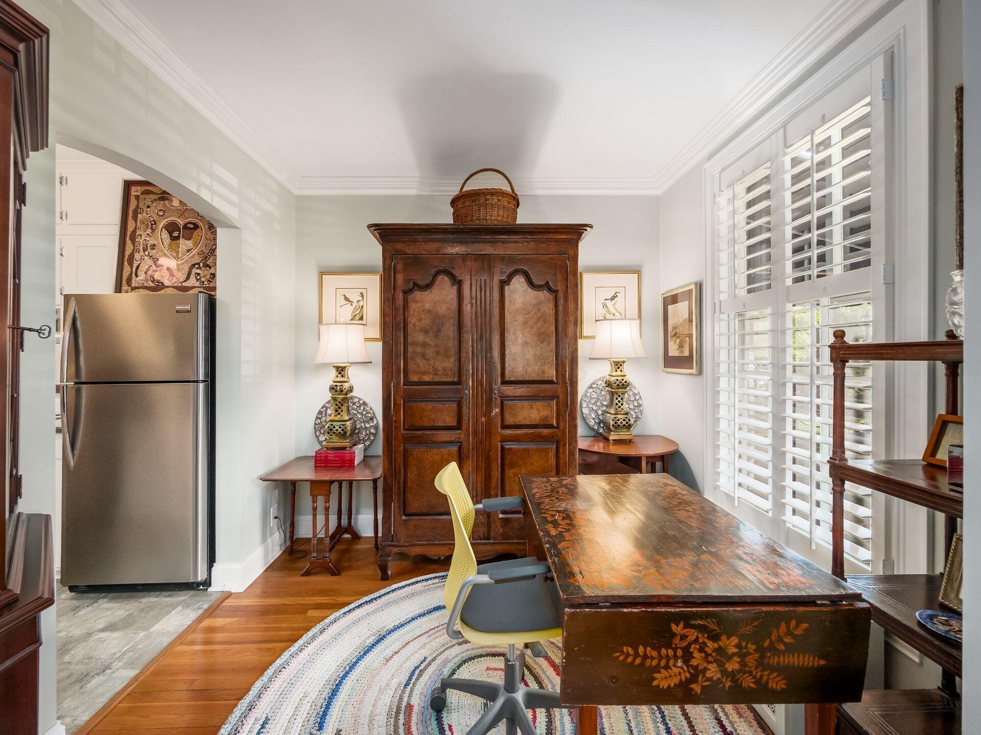 2121 Arlington Avenue, 1