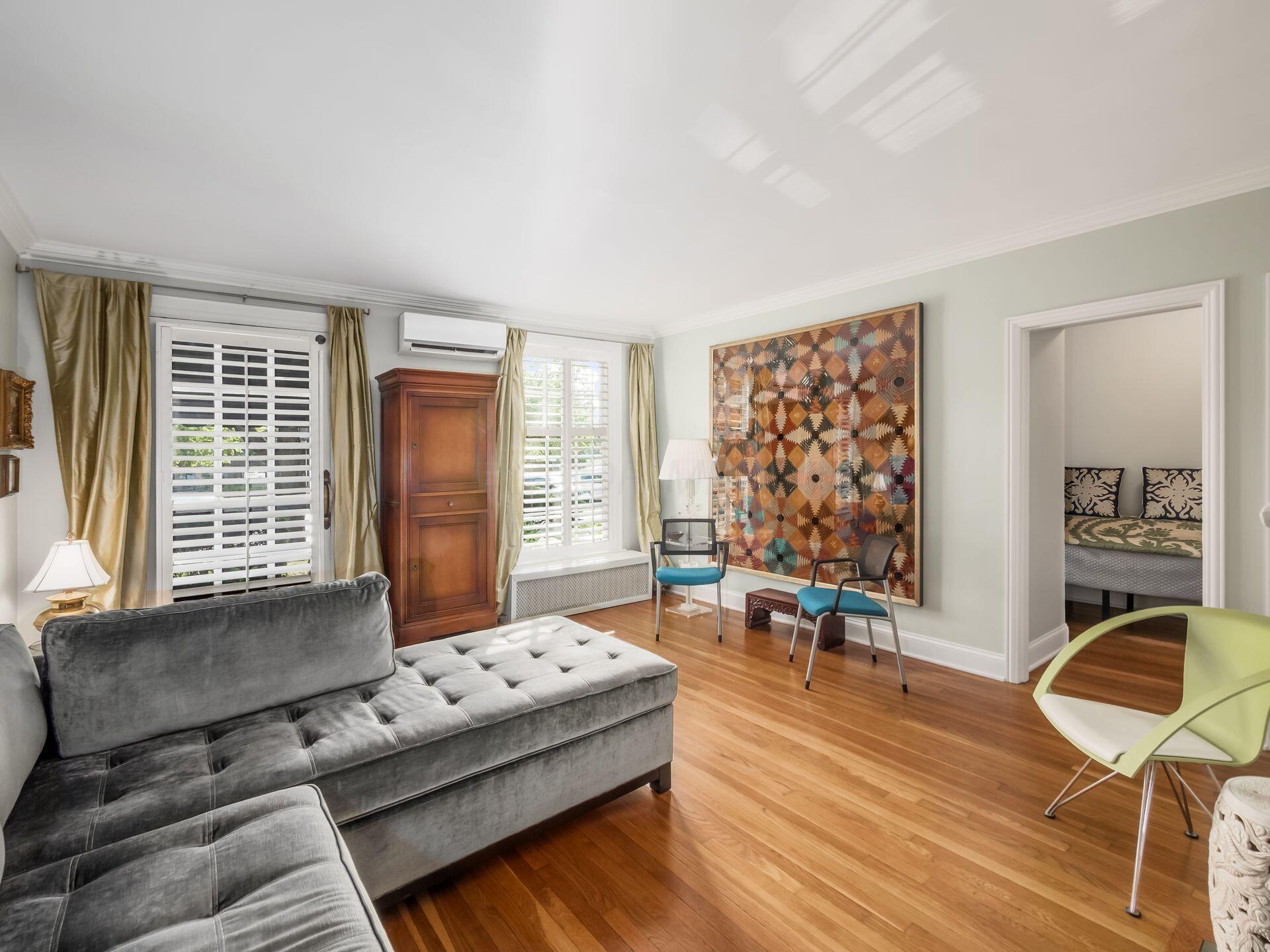 2121 Arlington Avenue, 1