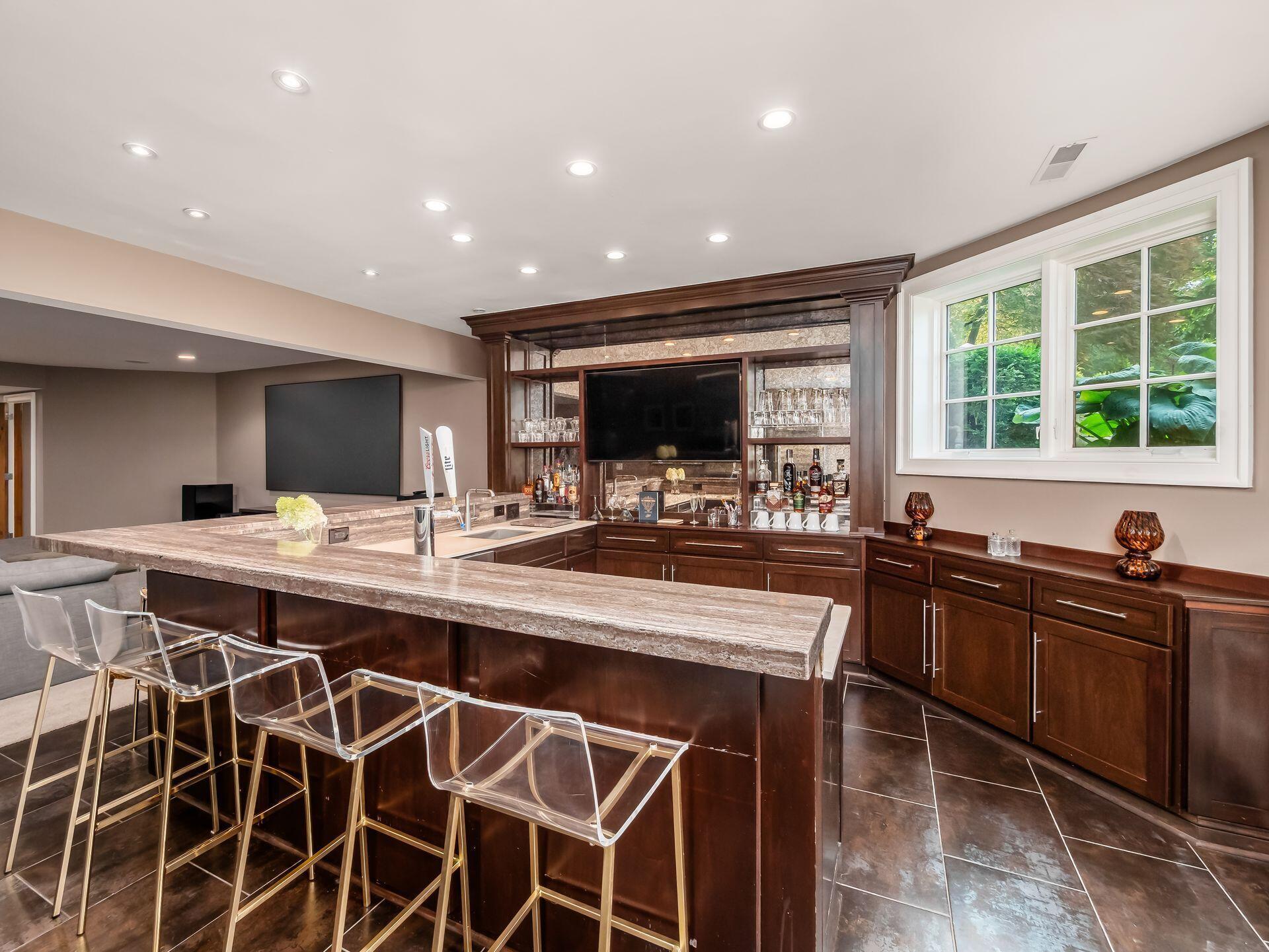 8100 Tillinghast Drive