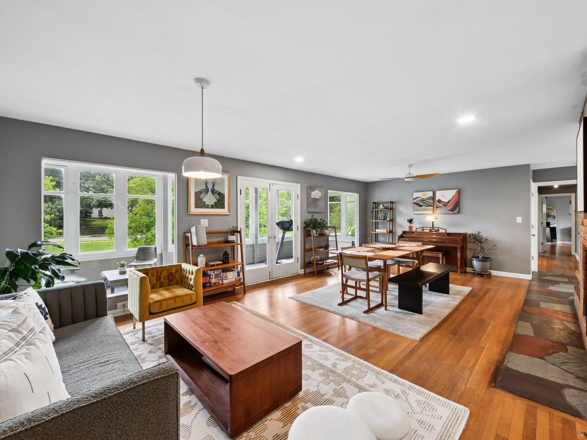 3727 Sunset Drive