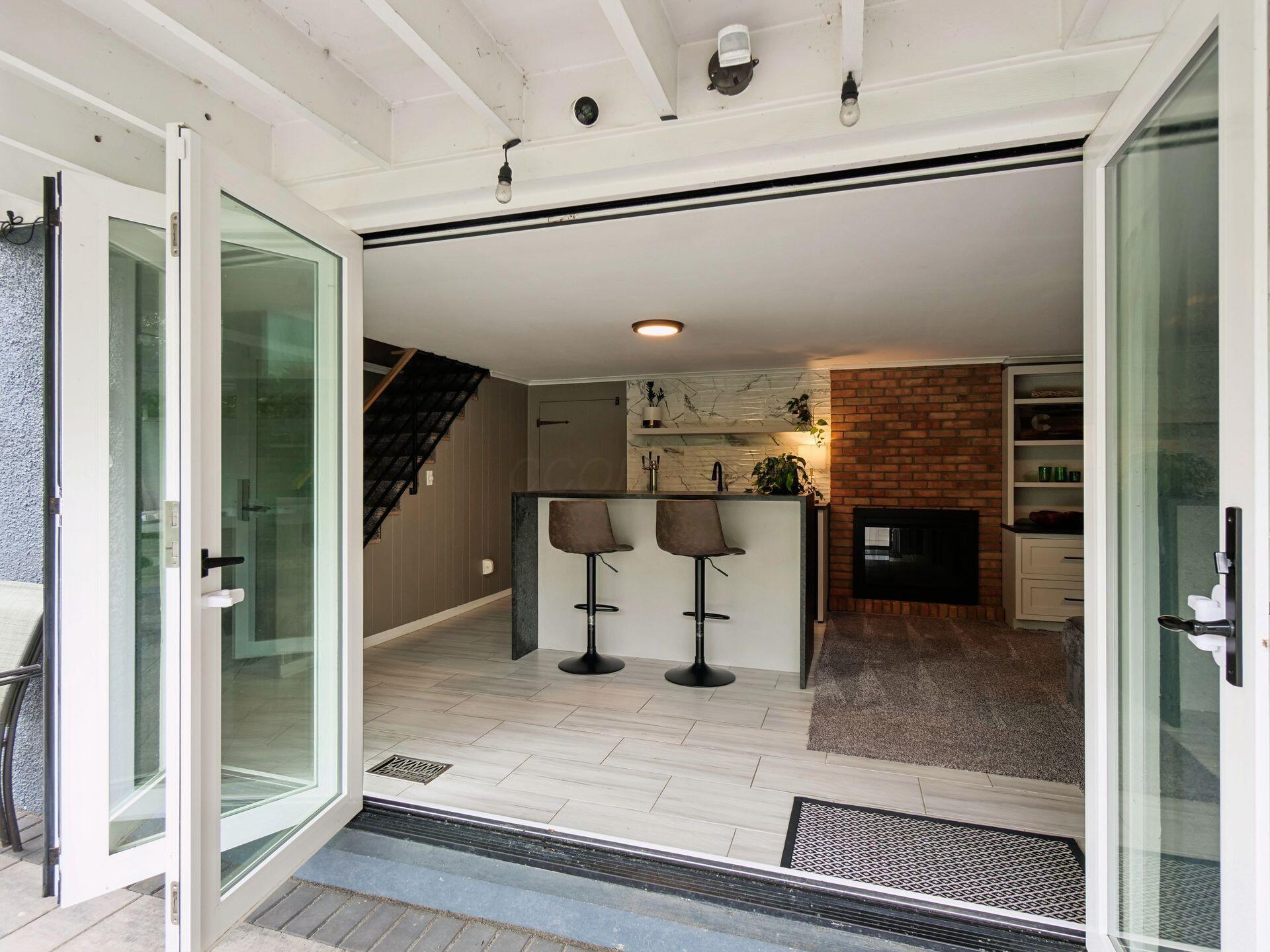 3727 Sunset Drive