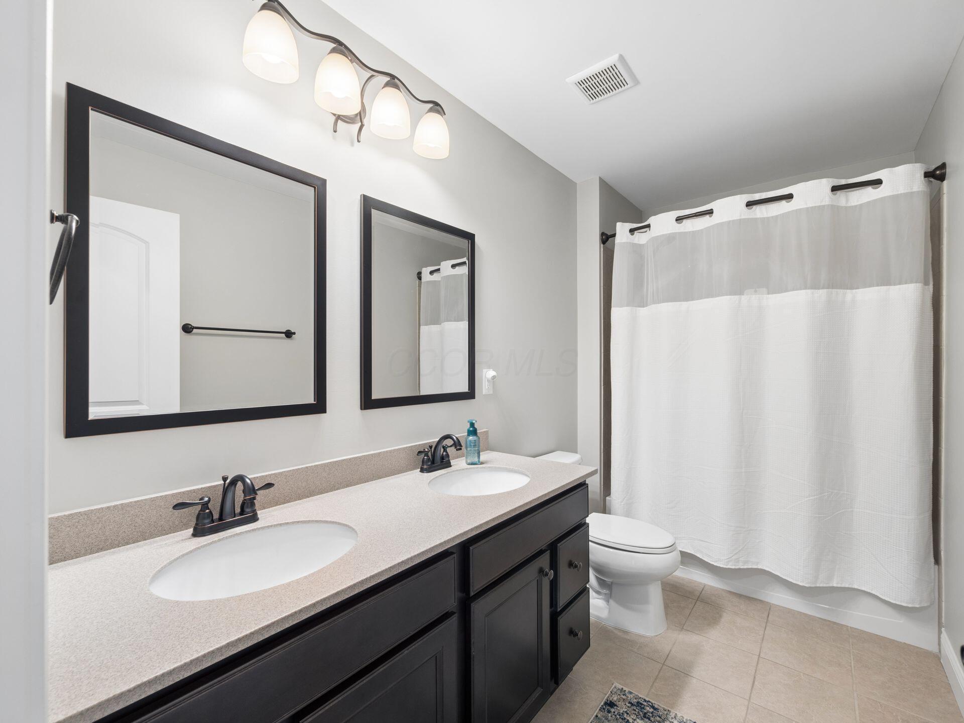 5792 Trafalgar Lane