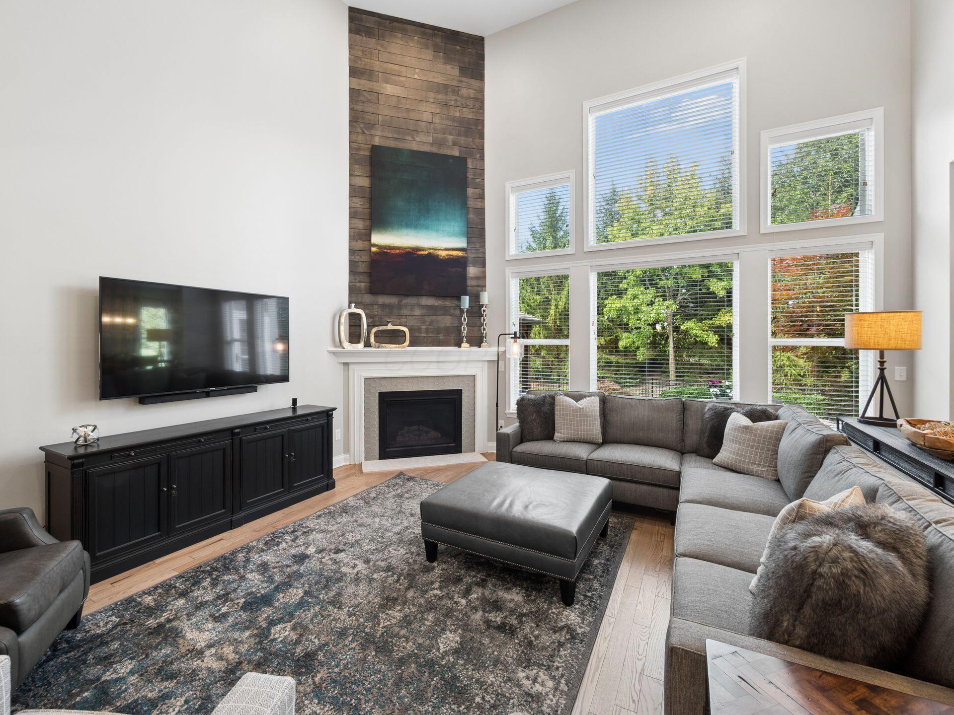 5792 Trafalgar Lane