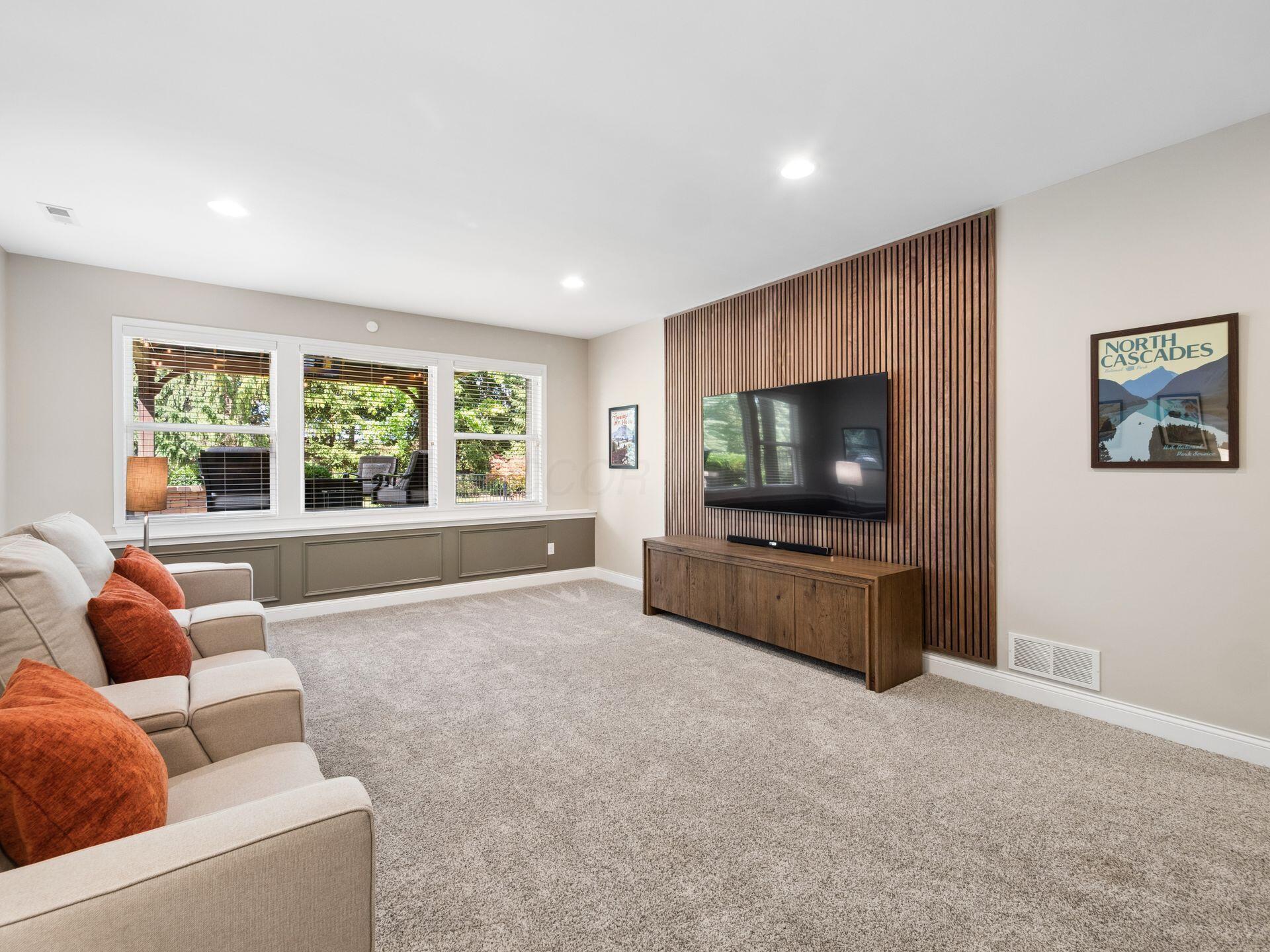 5792 Trafalgar Lane