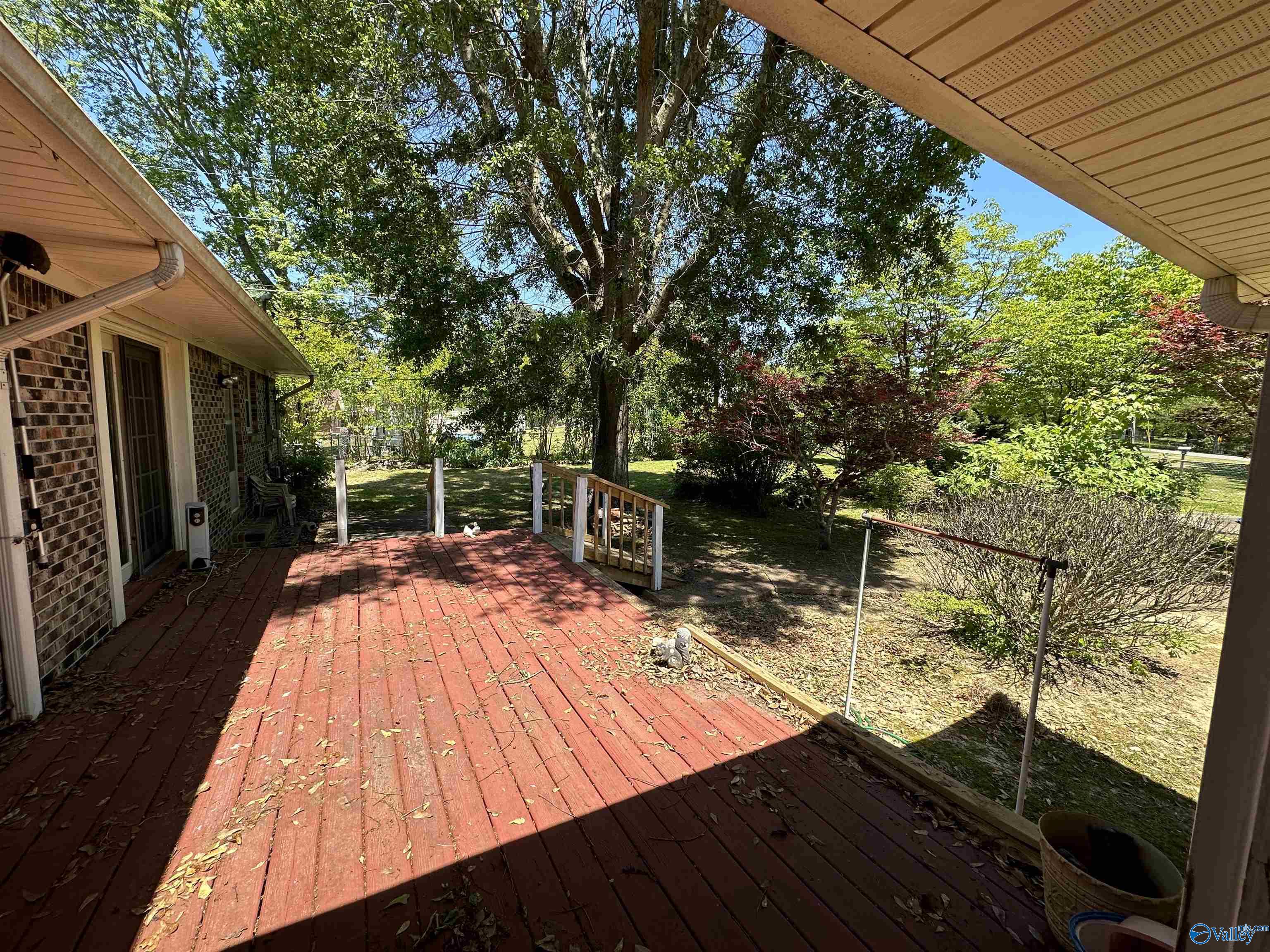 206 Skidmore Drive NW