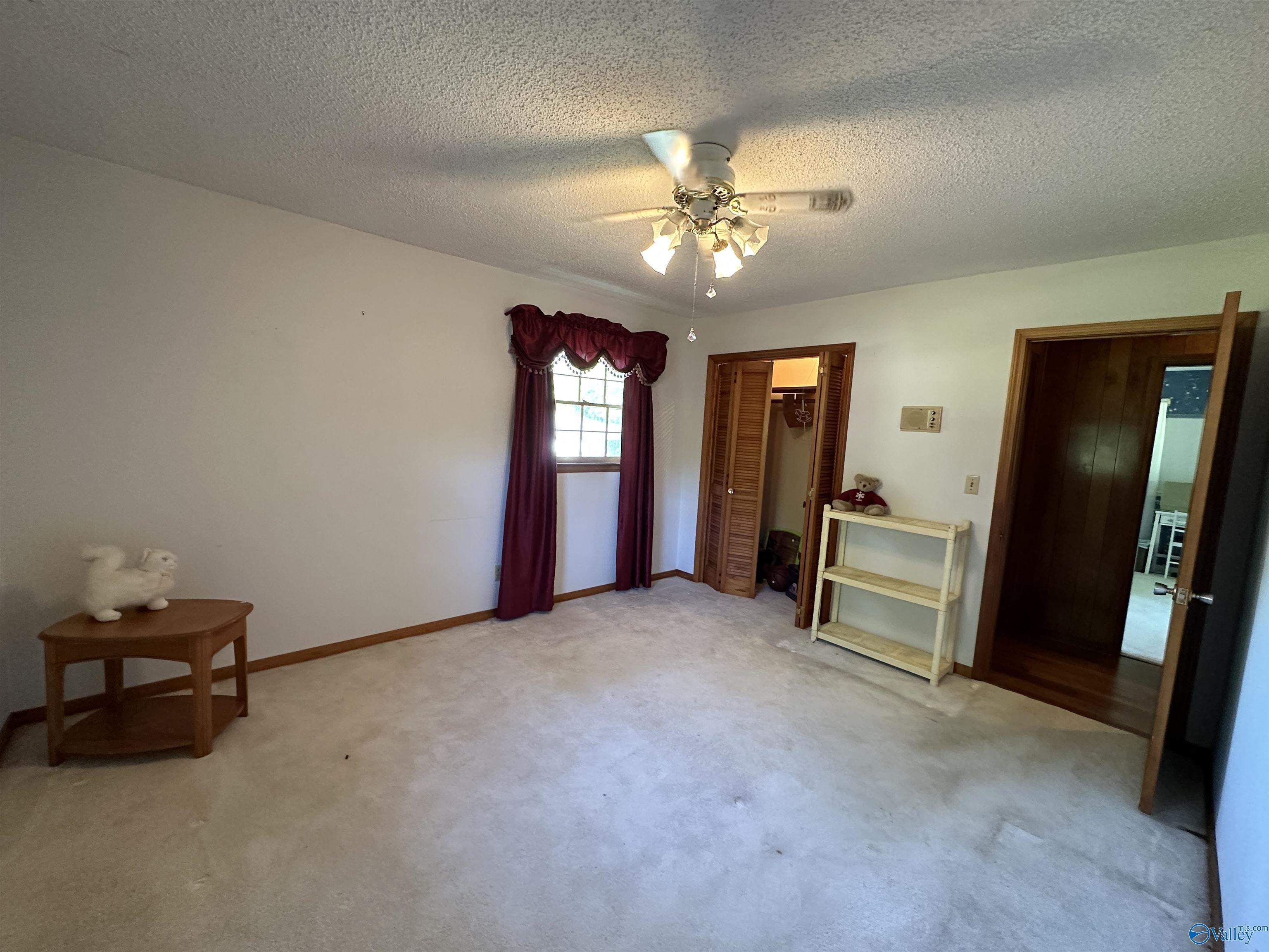206 Skidmore Drive NW