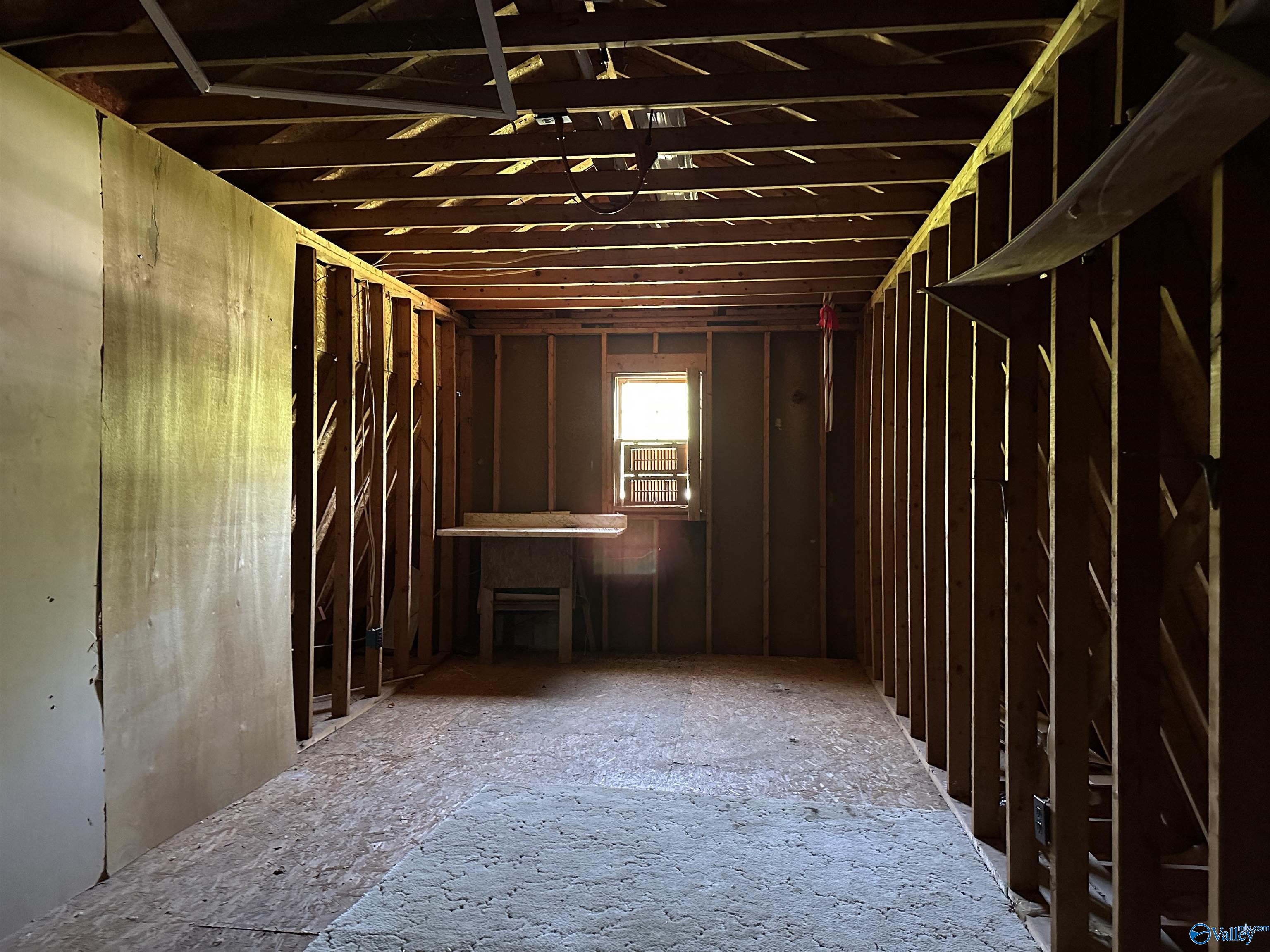 206 Skidmore Drive NW