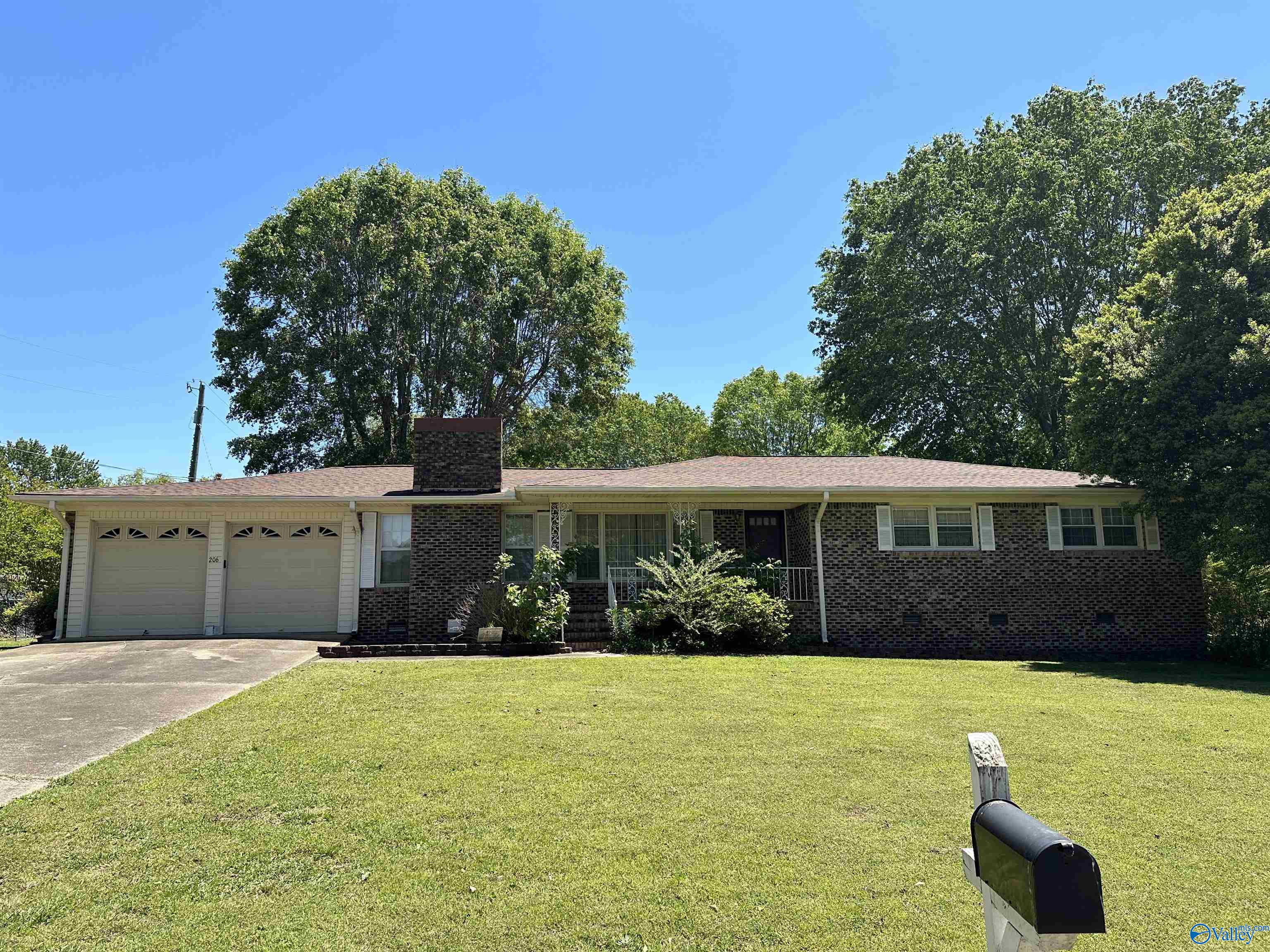 206 Skidmore Drive NW