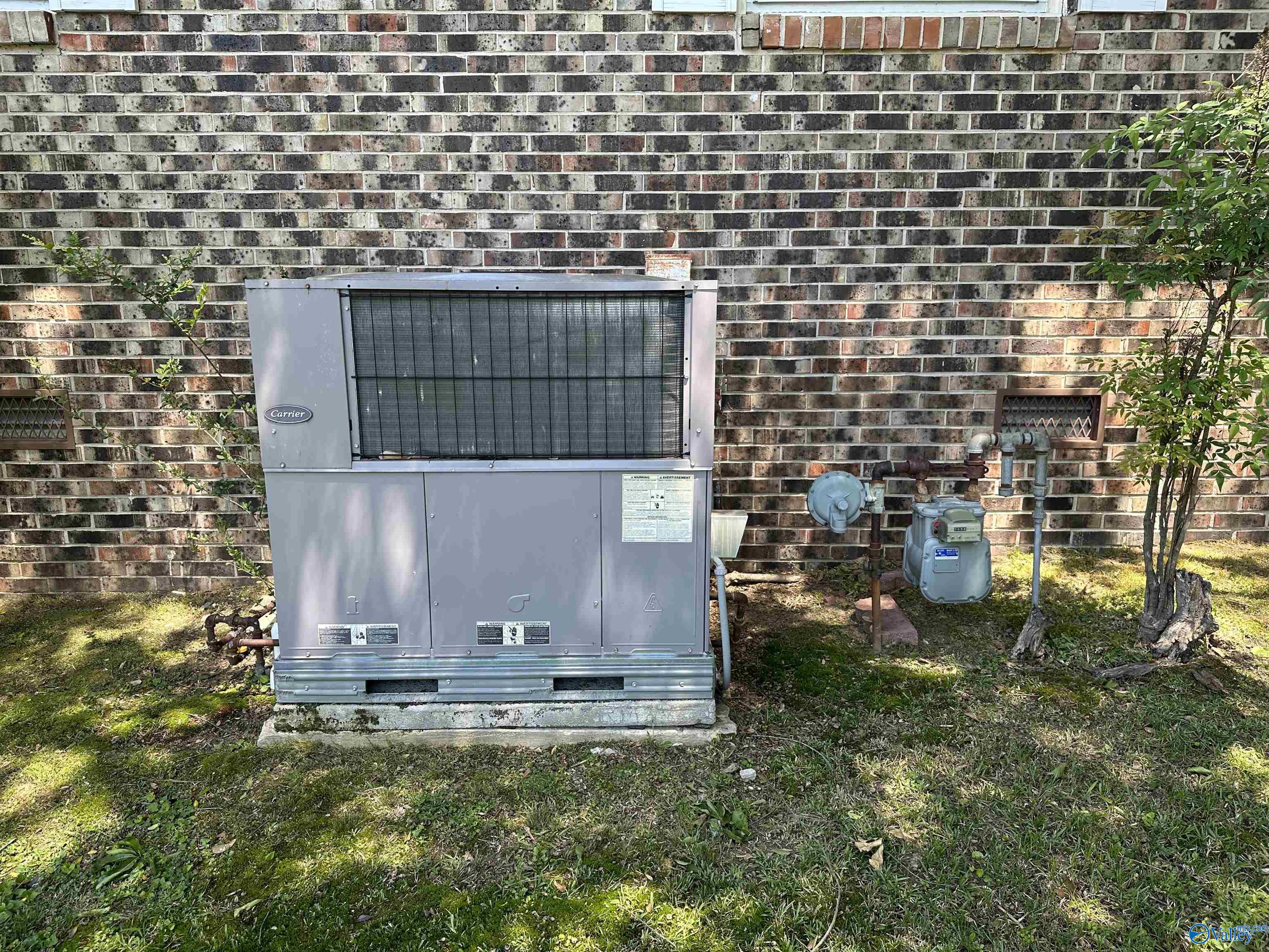 206 Skidmore Drive NW