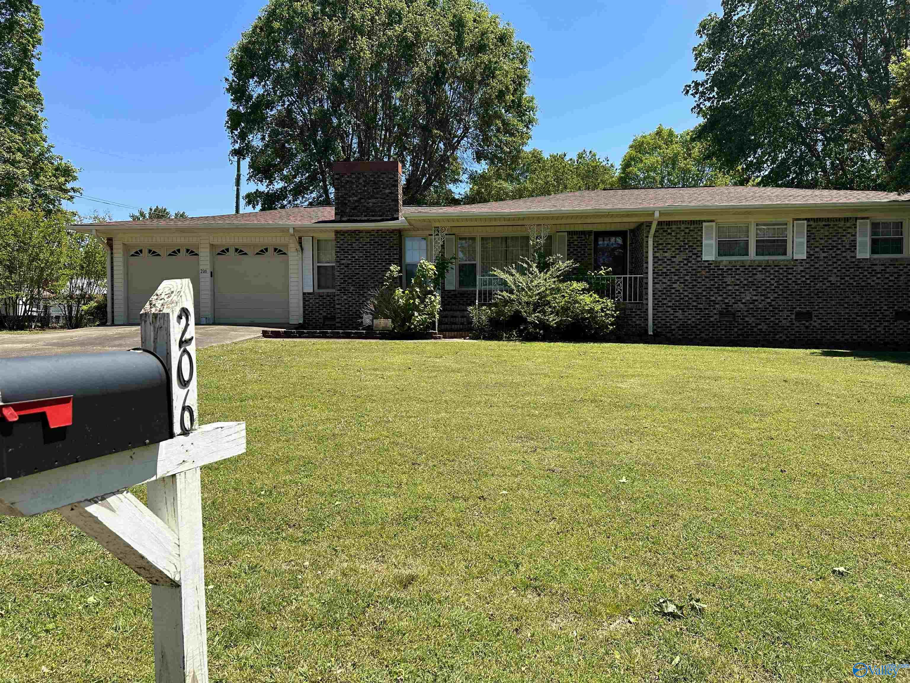 206 Skidmore Drive NW