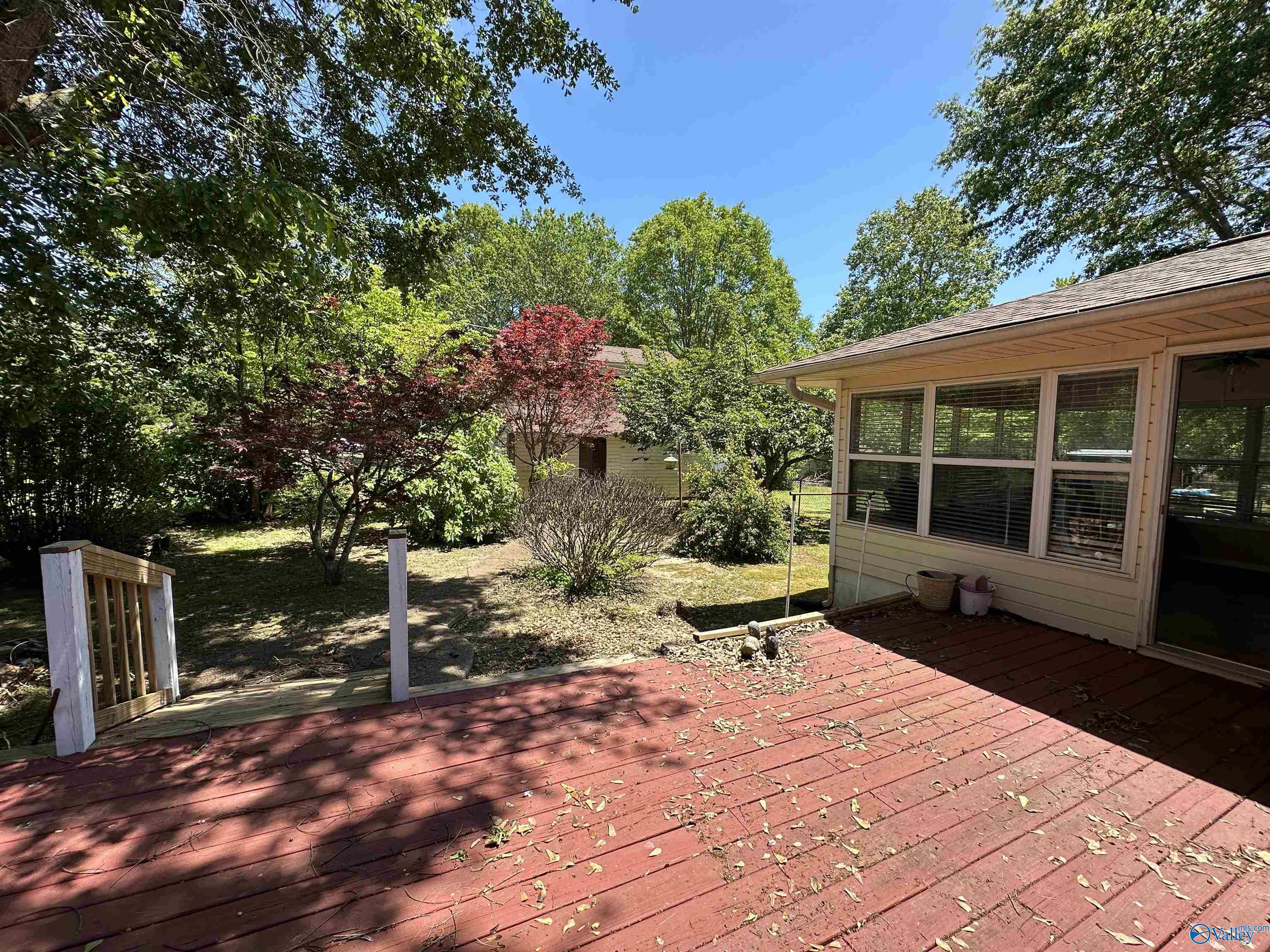 206 Skidmore Drive NW