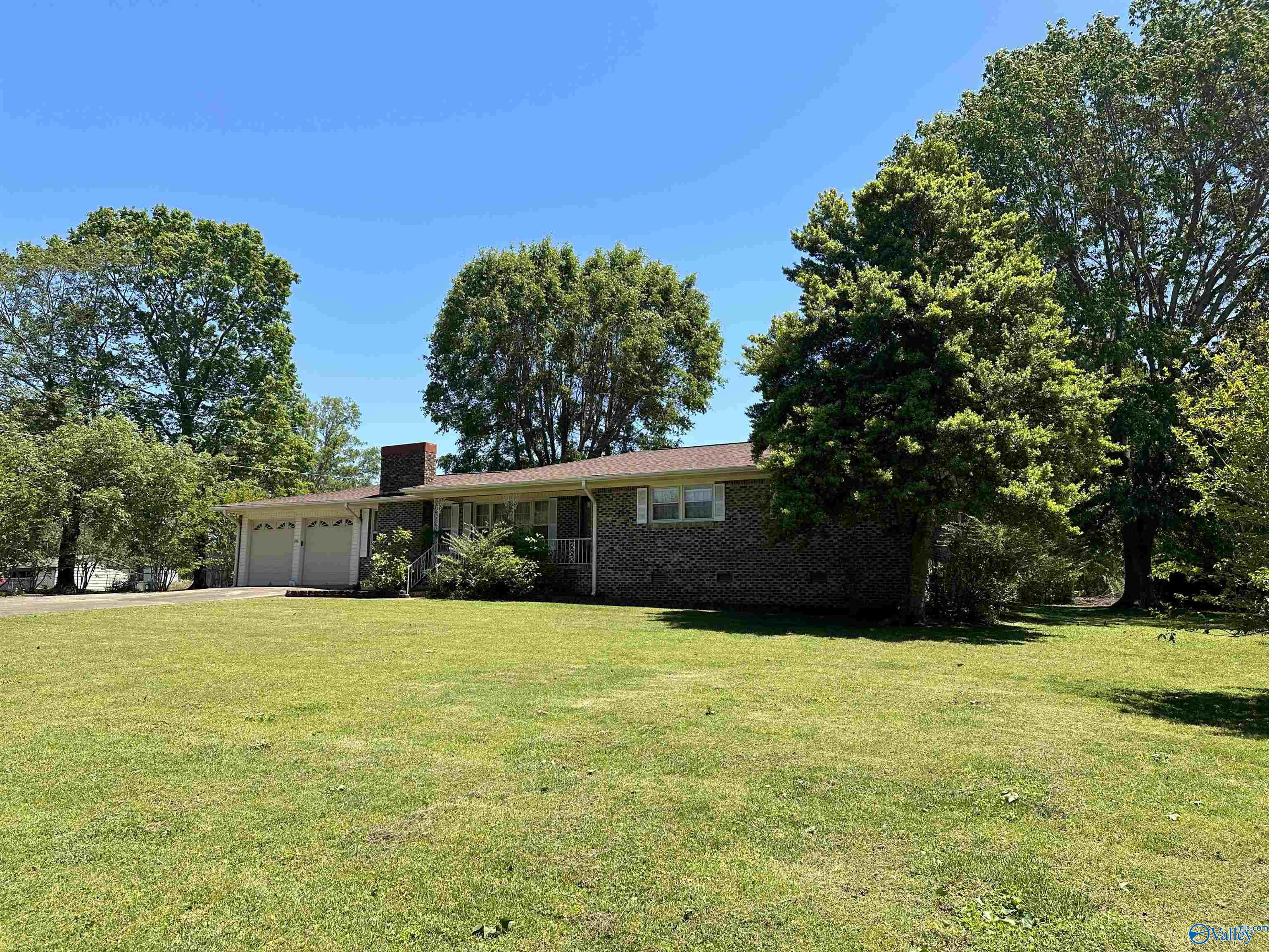 206 Skidmore Drive NW