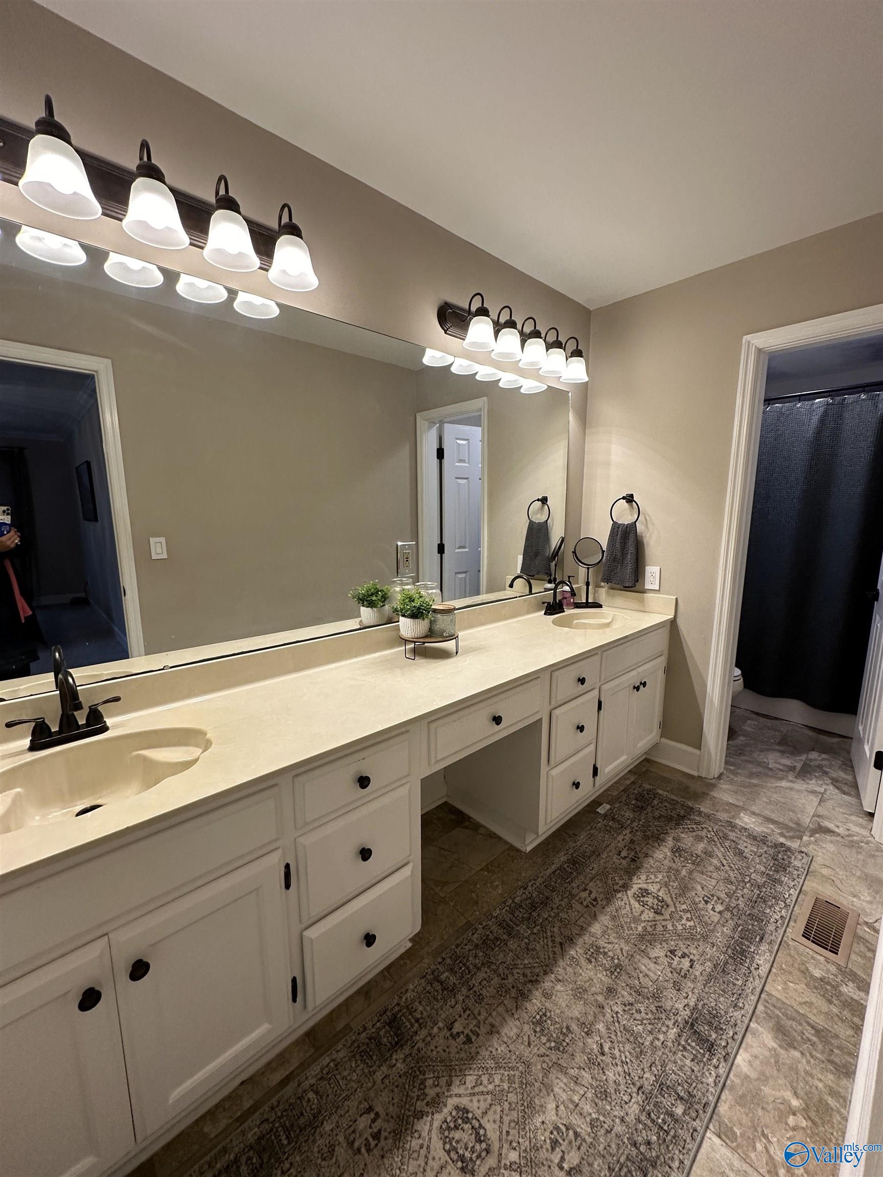 2167 Pine Lake Trail