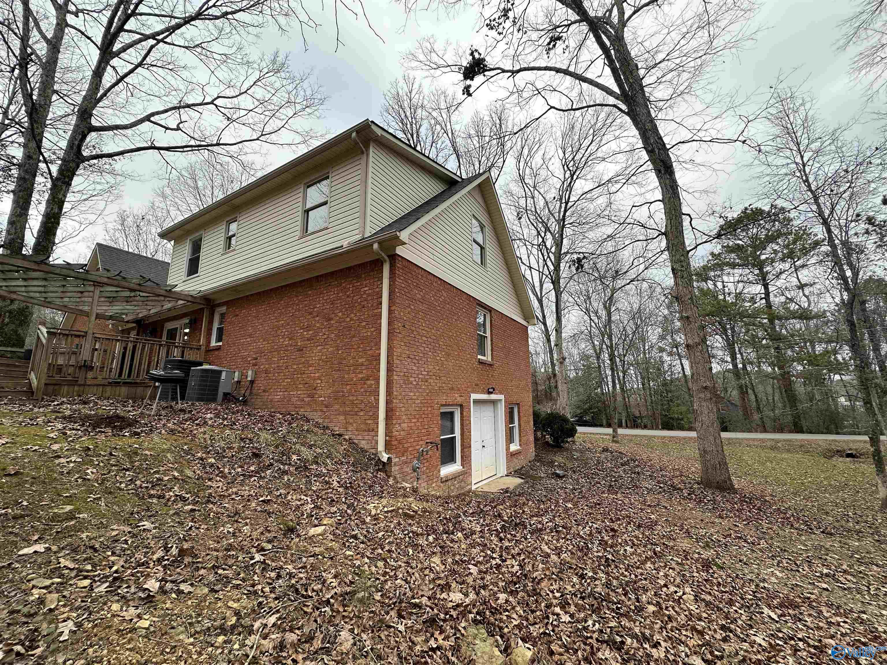 2167 Pine Lake Trail