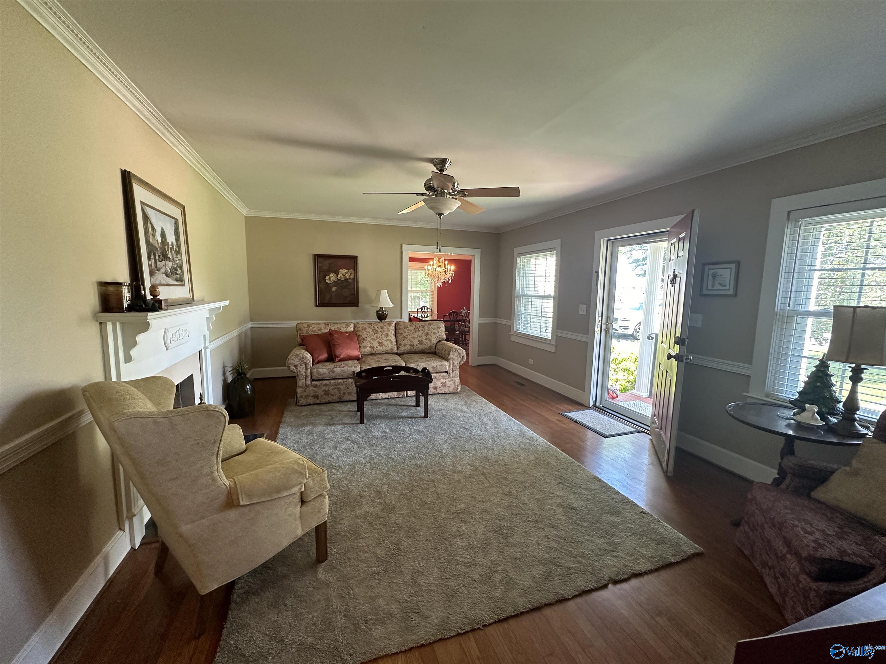 703 East Alabama Avenue