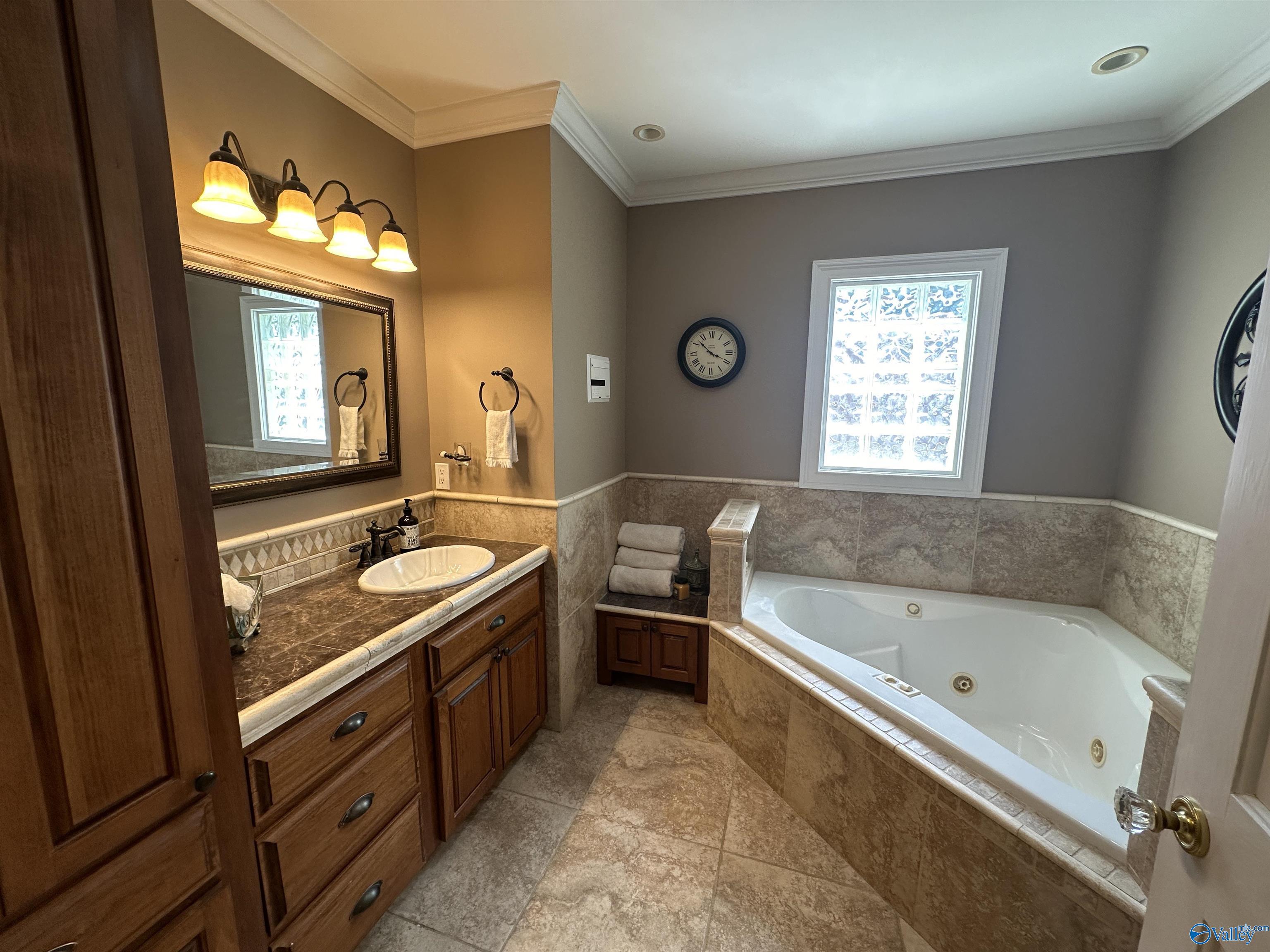 703 East Alabama Avenue